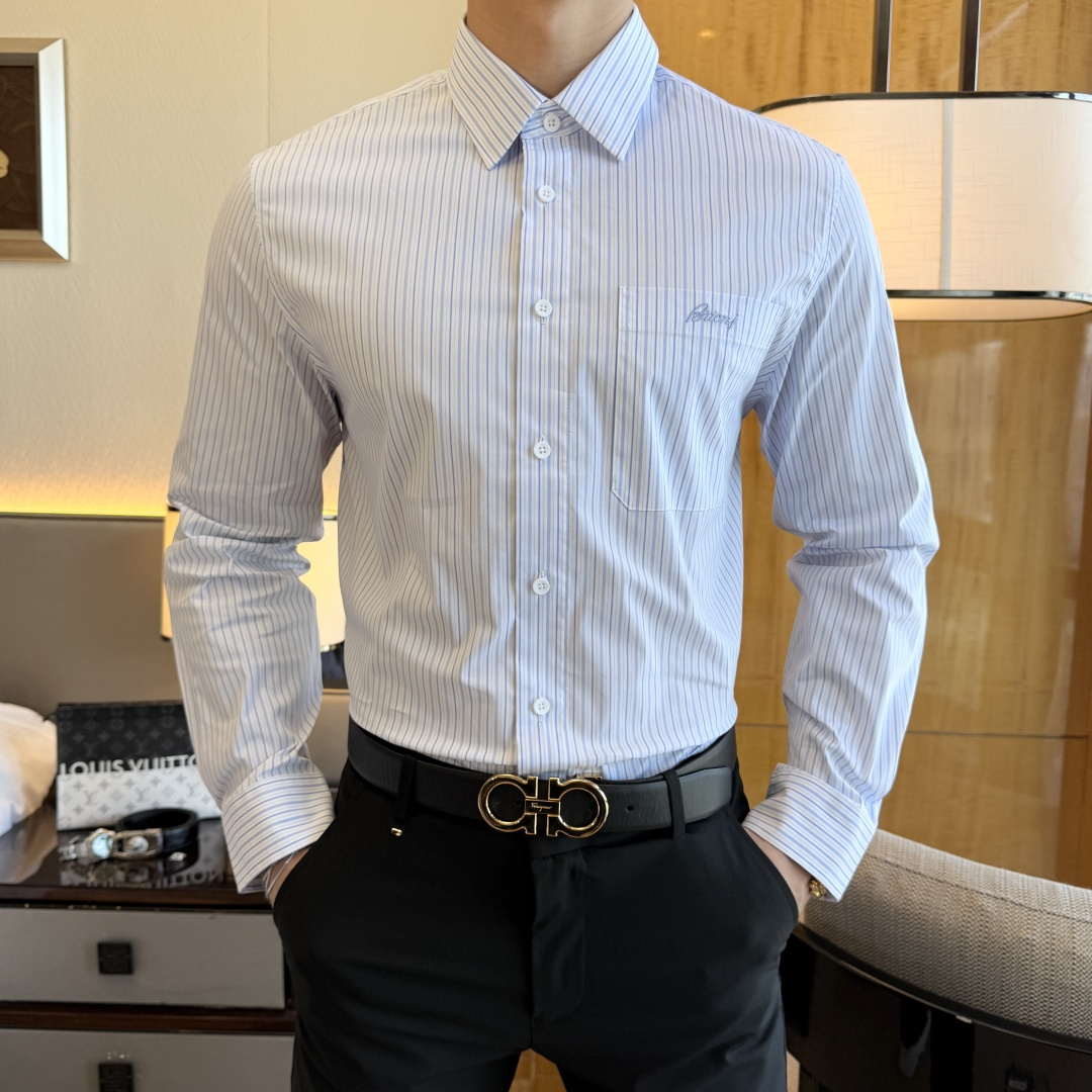 NO:625205,Bruno - 2025ss spring and summer fashion hot-selling high-quality long-sleeved shirt, sold through trading company channels, in perfect condition, belonging to the cabinet level, predictable hot style, advanced custom-made imported high-grade cotton blended fabrics, master tailoring, invincible texture, excellent skin-friendly, very outstanding aesthetic design, exquisite craftsmanship, smooth lines, perfect match!  Easily upgrade your sense of fashion, with high recognition, great upper body effect, extremely sophisticated and rigorous workmanship, neat and meticulous wiring, it can be worn for business or daily leisure!  Counter size M-3XL,,shirts,alexander wang19860909布鲁尼奥 - 2025ss春夏时尚大爆款精品长袖衬衫,贸易公司渠道货,品相完美如斯,属于入柜级别,可预见性的爆款,高级定制进口高级棉混纺面料,大师级剪裁,质感无敌,亲肤性极佳,非常出彩的美学设计,工艺精湛,线条流畅,完美搭配！轻松将时髦感进阶,有着高强辨识度,上身效果超赞,做工极为考究严谨,走线工整细致,商务抑或日常休闲均可搭配！专柜尺码 M-3XL,,shirts,alexander wang,Men's clothing