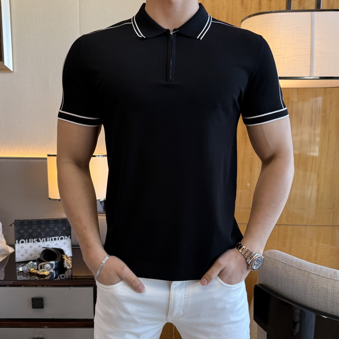 NO:117570,JINIA - 2025ss Spring and Summer latest hit short-sleeved T-shirt, customized imported soft Yilit fabric, fashionable brand element logo embellishment, breathable fabric, delicate and soft texture, close to the body, refreshing and smooth. Moisture-absorbing and sweating, simple and generous without losing fashion, three-dimensional cut, and the upper body is super stylish!  Essential models for fashion trendy people Size M-3XL (model 178/142 catties wearing L size), zegna, T-shirt,tees, t-shirt,alexander wang19860909杰尼娅 - 2025ss春夏最新大爆款精品短袖T恤,定制进口轻柔伊力特面料,时尚大牌元素logo点缀,会呼吸的面料,质感细腻柔软,贴身冰爽顺滑.吸湿排汗,简约大方又不失时尚,版型立体裁剪,上身超有型！时尚潮人必备款 尺码M-3XL (模特178/142斤穿L码),,zegna,T-shirt,tees，t-shirt,alexander wang,Men's clothing