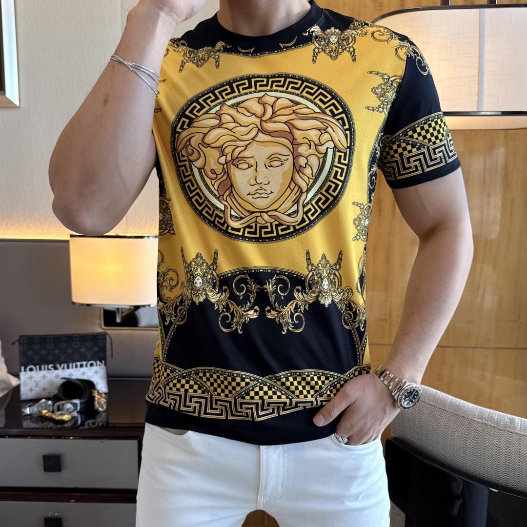 🔥🔥范思哲 - 2025ss蛇年贺岁款春夏精品5D印花短袖T恤 官网同步 高端品质 定制顶级双丝光棉面料