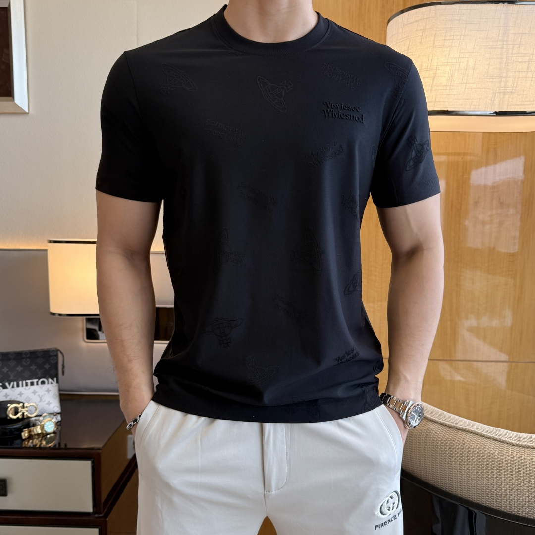 NO:746429,The Queen Mother of the West - 2026ss Spring and Summer high-quality short-sleeved T-shirts. Official website synchronization. High-end quality. Customized top-grade mercerized cotton fabric, 1:1 production by top manufacturers, fashionable brand heavy craftsmanship logo design, soft and delicate feel. Skin-friendly and comfortable to wear. Versatile and casual. The upper body is very good. Handsome. A must-have for trendy men. Sizes M-3XL (model 175/145 pounds wears L), T-shirt, tees, t-shirt,19860909西太后 - 2026ss年贺岁款春夏精品短袖T恤 官网同步 高端品质 定制顶级丝光棉面料,顶级大厂1:1制作,时尚大牌重工艺logo设计,手感柔软细腻 穿着亲肤舒适 百搭休闲 上身非常赞 帅气 潮男必备品 尺码M-3XL(模特175/145斤穿L),,T-shirt,tees，t-shirt,,Men's clothing