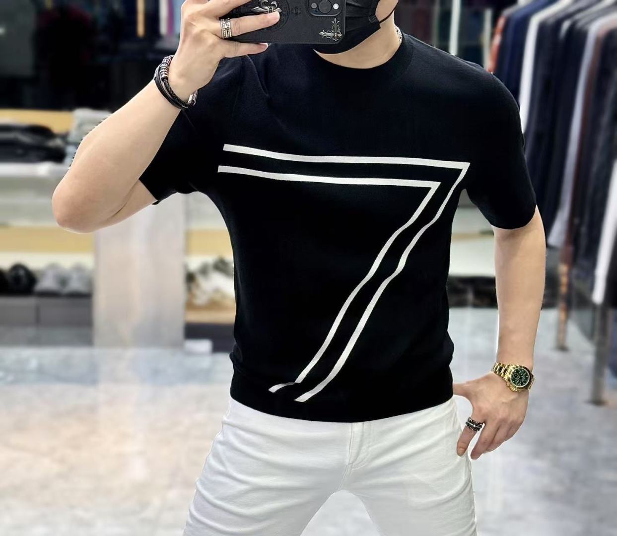 NO:523107,JINIA - 2025ss autumn and winter half-sleeved knitted sweater series!  Casual business wear, essential for inner wear, selected top-grade - worsted mulberry silk blended fabric, delicate feel, close-fitting and comfortable without tying, good upper body style, warm wear, the counter logo design is very unique, male gods, don’t miss it!  Size M-3XL, zegna,alexander wang19860909杰尼娅 -2025ss秋冬半袖针织毛衫系列！休闲商务外穿 内搭必备款,精选上等-精纺桑蚕丝混纺面料,面料手感细腻,贴身舒适不扎肉,上身版型好 穿着保暖,专柜标志设计非常独特,男神们别错过！ 尺码 M-3XL,,zegna,alexander wang,Men's clothing