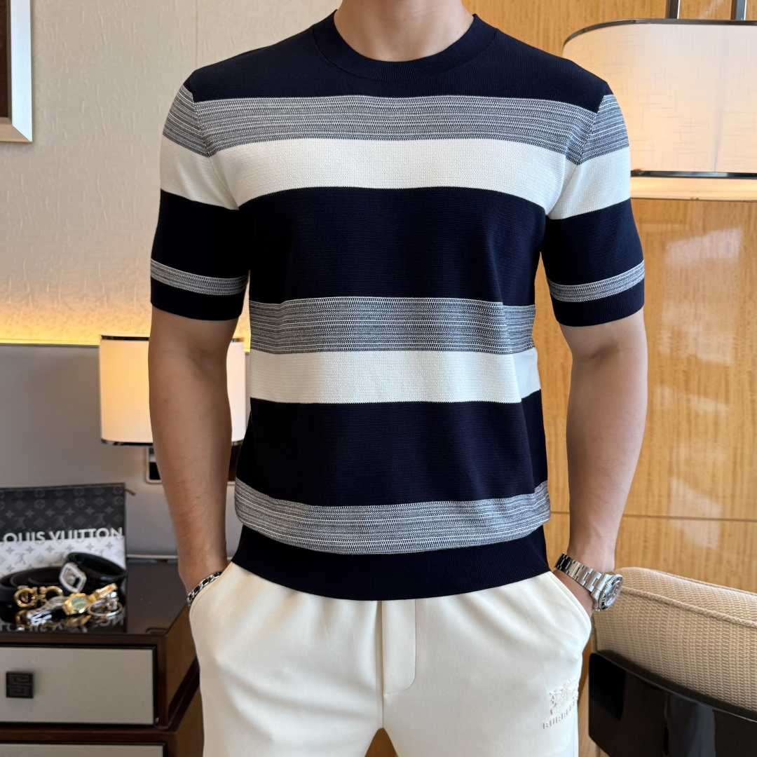 NO:538133,LP Nouyou - 2025ss autumn and winter half-sleeved knitted sweater series!  Casual business wear, essential for inner wear, selected top-grade - worsted mulberry silk blended fabric, delicate feel, close-fitting and comfortable without tying, good upper body style, warm wear, the counter logo design is very unique, male gods, don’t miss it!  Size M-3XL, loro piana, alexander wang19860909LP诺悠 -2025ss秋冬半袖针织毛衫系列！休闲商务外穿 内搭必备款,精选上等-精纺桑蚕丝混纺面料,面料手感细腻,贴身舒适不扎肉,上身版型好 穿着保暖,专柜标志设计非常独特,男神们别错过！ 尺码 M-3XL,,loro piana,alexander wang,Men's clothing