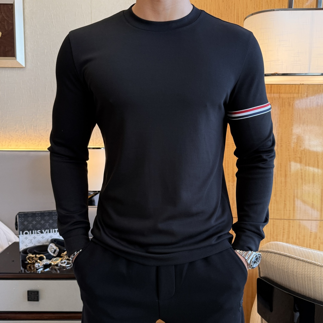 NO:564870,TB - 2025ss Autumn hot-selling long-sleeved T-shirt, made of customized high-grade cotton fabric, fashionable big-name element logo design, soft, delicate, comfortable and warm, made with multiple craftsmanship, a basic base shirt is indispensable in a man's wardrobe. It can be used to match various clothes anytime and anywhere to meet your daily life needs. The design of the clothes is simple but not simple. Dear friends, hurry up and get it. Standard version, size M~3XL, can wear up to 190 pounds!  ,,tees,t-shirt,alexander wang19860909TB - 2025ss秋装大爆款长袖T恤,采用定制高级棉面料 时尚大牌元素logo设计,柔软细腻舒适保暖,多重工艺制作,男人的衣柜都少不了基础打底衫 随时随地都可以拿来搭配各种服饰 满足您日常生活需求 ,衣服设计简约而不简单 , 亲们赶紧入手 标准版型 尺码M~3XL 最大可穿190斤！,,tees，t-shirt,alexander wang,Men's clothing