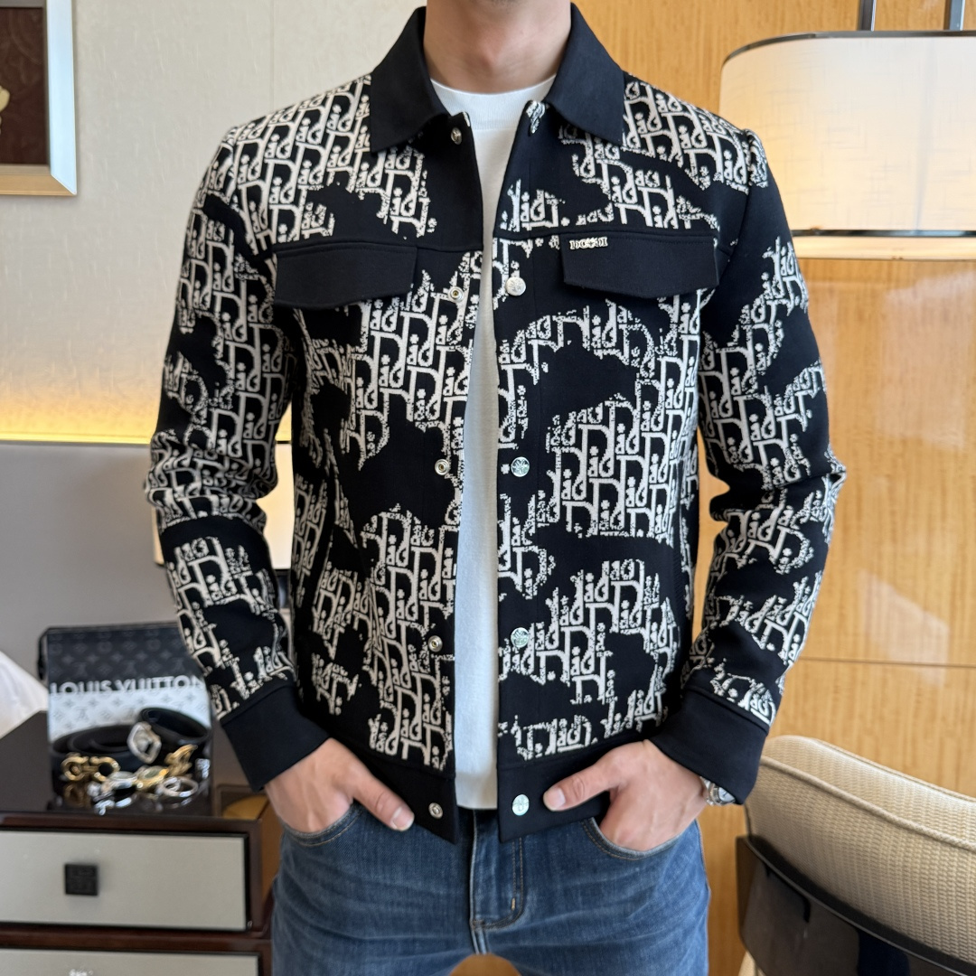 NO:549342,Dior - 2025ss autumn and winter hot boutique jackets, customized high-quality polyester fiber fabric!  Top-level fashion brand elements logo design, complete with three standards!  The original hardware and accessories have smooth lines and exquisite craftsmanship, excellent upper body style, comfortable fabric, windproof and warm, and casual matching are very fashionable, handsome, casual and fashionable men's must-have!  Size M-3XL can wear up to 190 catties!  ,dior,jackets & coats,jackets & coats,alexander wang19860909迪奥 - 2025ss秋冬大爆款精品夹克外套,定制高品质聚酯纤维面料！顶级时尚大牌元素logo设计,三标齐全！原版五金辅料,线条流畅,工艺精致,上身版型超赞,面料舒适,挡风保暖,随意搭配都非常时尚帅气休闲时尚男仕必备款哦！尺码M-3XL 最大可穿190斤！,,dior,jackets & coats,jackets & coats,alexander wang,Men's clothing