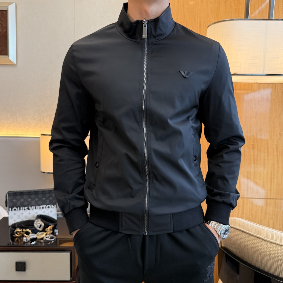 NO:539076,Armani - 2025ss autumn and winter big hit boutique double-sided jackets, customized high-quality polyester fiber fabric!  Top-level fashion brand elements logo design, complete with three standards!  The original hardware and accessories have smooth lines and exquisite craftsmanship, excellent upper body style, comfortable fabric, windproof and warm, and casual matching are very fashionable, handsome, casual and fashionable men's must-have!  Size M-3XL can wear up to 190 catties!  ,,armani,jackets & coats,jackets & coats,alexander wang19860909阿玛尼- 2025ss秋冬大爆款精品双面穿夹克外套,定制高品质聚酯纤维面料！顶级时尚大牌元素logo设计,三标齐全！原版五金辅料,线条流畅,工艺精致,上身版型超赞,面料舒适,挡风保暖,随意搭配都非常时尚帅气休闲时尚男仕必备款哦！尺码M-3XL 最大可穿190斤！,,armani,jackets & coats,jackets & coats,alexander wang,Men's clothing