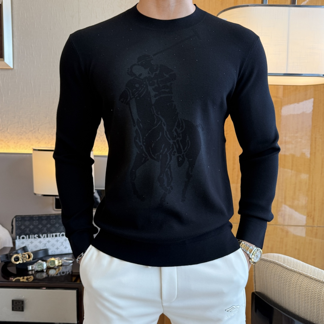 NO:530613,Paul - 2025ss autumn and winter counter has a big hit knitted sweater, casual and fashionable outside, essential for inner wear, customized imported wool blend fabric, delicate fabric, close-fitting and comfortable without thorn, good upper body style, warm, the counter logo design is very unique, original quality and craftsmanship is absolutely the highest version in the market, the top original version is super-skinned, soft and crisp, not easy to deform. The lock edge sewing plates are very rigorous and exquisite, absolutely first-line OEM requirements!  Don't miss it, male gods!  Size M-3XL, alexander wang19860909保罗 - 2025ss秋冬专柜大爆款针织毛衫,休闲时尚外穿 内搭必备款,定制进口羊毛混纺面料,面料手感细腻,贴身舒适不扎肉,上身版型好 穿着保暖,专柜标志设计非常独特,原版品质与工艺 绝对市场最高版本 顶级原版穿着超赞 柔顺挺括,不易变形.锁边缝盘都非常严谨考究 绝对一线代工要求！男神们别错过！ 尺码 M-3XL,,alexander wang,Men's clothing