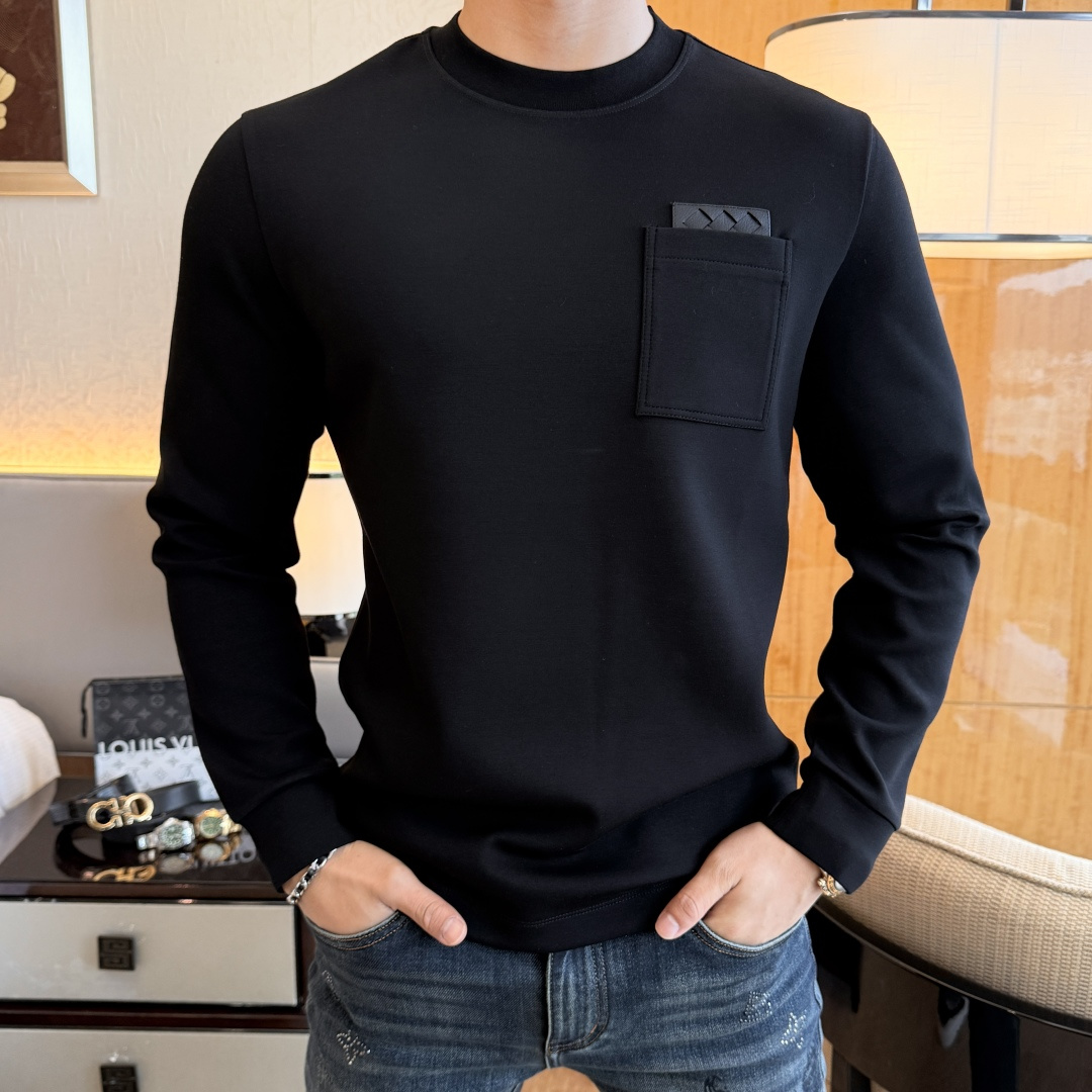 NO:528454,BV - 2025ss autumn clothing big long-sleeved T-shirt, using customized high-end cotton fabric, fashionable big brand element logo design, soft, delicate, comfortable and warm, made with multiple craftsmanship, basic base shirts are indispensable for men's wardrobe. They can be matched with various clothing anytime and anywhere to meet your daily life needs. The clothes design is simple but not simple. Dear, hurry up and buy it. Standard version size M~3XL, maximum wearable 190 pounds!  ,,bottega veneta,tees,t-shirt,alexander wang19860909BV - 2025ss秋装大爆款长袖T恤,采用定制高级棉面料 时尚大牌元素logo设计,柔软细腻舒适保暖,多重工艺制作,男人的衣柜都少不了基础打底衫 随时随地都可以拿来搭配各种服饰 满足您日常生活需求 ,衣服设计简约而不简单 , 亲们赶紧入手 标准版型 尺码M~3XL 最大可穿190斤！,,bottega veneta,tees，t-shirt,alexander wang,Men's clothing