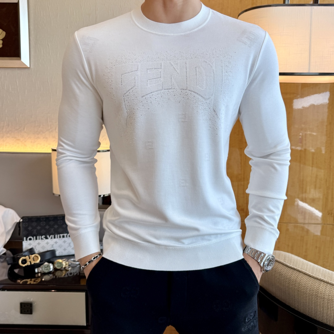 NO:529756,Fendi-ss autumn clothing is a big hit long-sleeved T-shirt, which uses customized high-end cotton fabrics. Fashionable brand element logo design, soft, delicate, comfortable and warm, made with multiple craftsmanship. Basic base shirts are indispensable for men's wardrobe. They can be matched with various clothing anytime and anywhere to meet your daily needs. The clothes are simple but not simple. Dear, hurry up and buy them. Standard version size M~3XL, up to 200 pounds!  ,fendi,tees,t-shirt,alexander wang19860909芬迪- ss秋装大爆款长袖T恤,采用定制高级棉面料 时尚大牌元素logo设计,柔软细腻舒适保暖,多重工艺制作,男人的衣柜都少不了基础打底衫 随时随地都可以拿来搭配各种服饰 满足您日常生活需求 ,衣服设计简约而不简单 , 亲们赶紧入手 标准版型 尺码M~3XL 最大可穿200斤！,,fendi,tees，t-shirt,alexander wang,Men's clothing