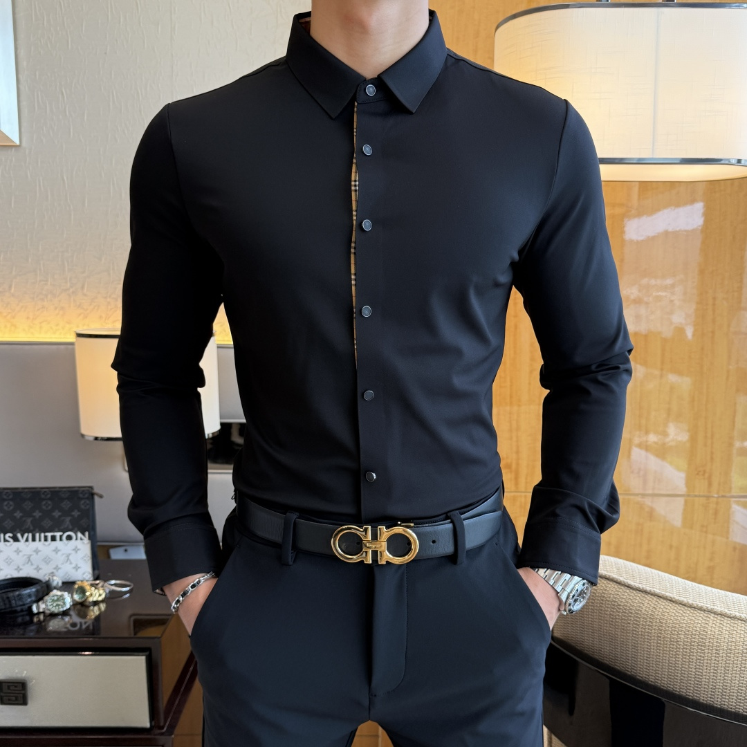 NO:527366,Burberry - SS Fall and Winter Fashion Big Boutique Long-sleeved Shirts, Trading Company Channel Products, the perfect quality, belongs to the cabinet level, predictable hot product, high-end customized imported high-end cotton blend fabric, master-level tailoring, invincible texture, excellent skin-friendly, very outstanding aesthetic design, exquisite craftsmanship, smooth lines, perfect matching!  Easy to upgrade the sense of fashion, with high recognition, excellent upper body effect, extremely exquisite workmanship, neat and meticulous routes, and can be matched for business or daily leisure!  Counter size M-3XL, burberry,shirts,alexander wang19860909巴宝莉 - ss秋冬时尚大爆款精品长袖衬衫,贸易公司渠道货,品相完美如斯,属于入柜级别,可预见性的爆款,高级定制进口高级棉混纺面料,大师级剪裁,质感无敌,亲肤性极佳,非常出彩的美学设计,工艺精湛,线条流畅,完美搭配！轻松将时髦感进阶,有着高强辨识度,上身效果超赞,做工极为考究严谨,走线工整细致,商务抑或日常休闲均可搭配！专柜尺码 M-3XL,,burberry,shirts,alexander wang,Men's clothing