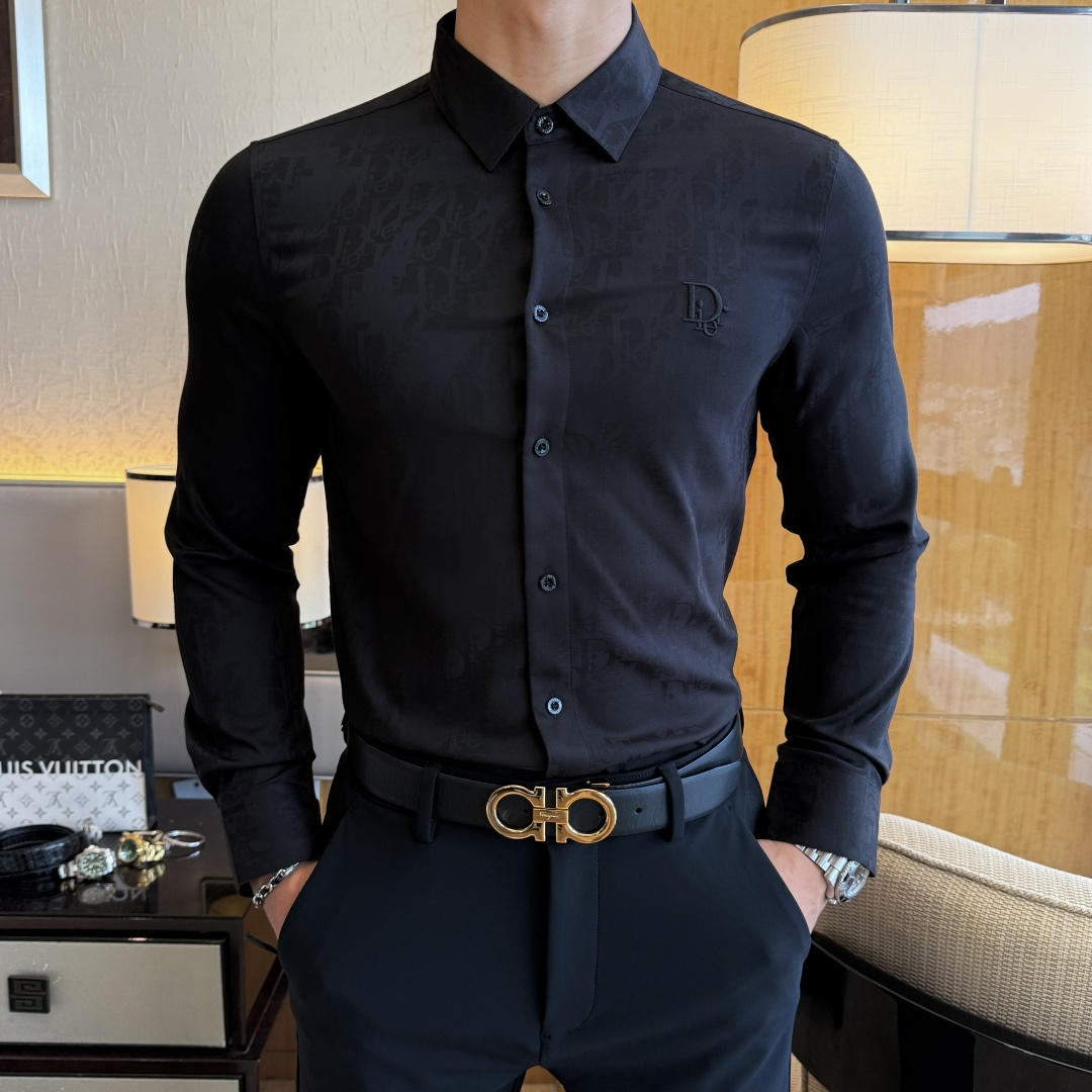 NO:527360,Dior - ss fashion high-quality long-sleeved shirts in autumn and winter, trading company channel goods, perfect appearance, belonging to the cabinet level, predictable hot product, high-end customized imported high-end cotton blend fabric, master-level tailoring, invincible texture, excellent skin-friendly, very outstanding aesthetic design, exquisite craftsmanship, smooth lines, perfect matching!  Easy to upgrade the sense of fashion, with high recognition, excellent upper body effect, extremely exquisite workmanship, neat and meticulous routes, and can be matched for business or daily leisure!  Counter size M-3XL, dior,shirts,alexander wang19860909迪奥 - ss秋冬时尚大爆款精品长袖衬衫,贸易公司渠道货,品相完美如斯,属于入柜级别,可预见性的爆款,高级定制进口高级棉混纺面料,大师级剪裁,质感无敌,亲肤性极佳,非常出彩的美学设计,工艺精湛,线条流畅,完美搭配！轻松将时髦感进阶,有着高强辨识度,上身效果超赞,做工极为考究严谨,走线工整细致,商务抑或日常休闲均可搭配！专柜尺码 M-3XL,,dior,shirts,alexander wang,Men's clothing