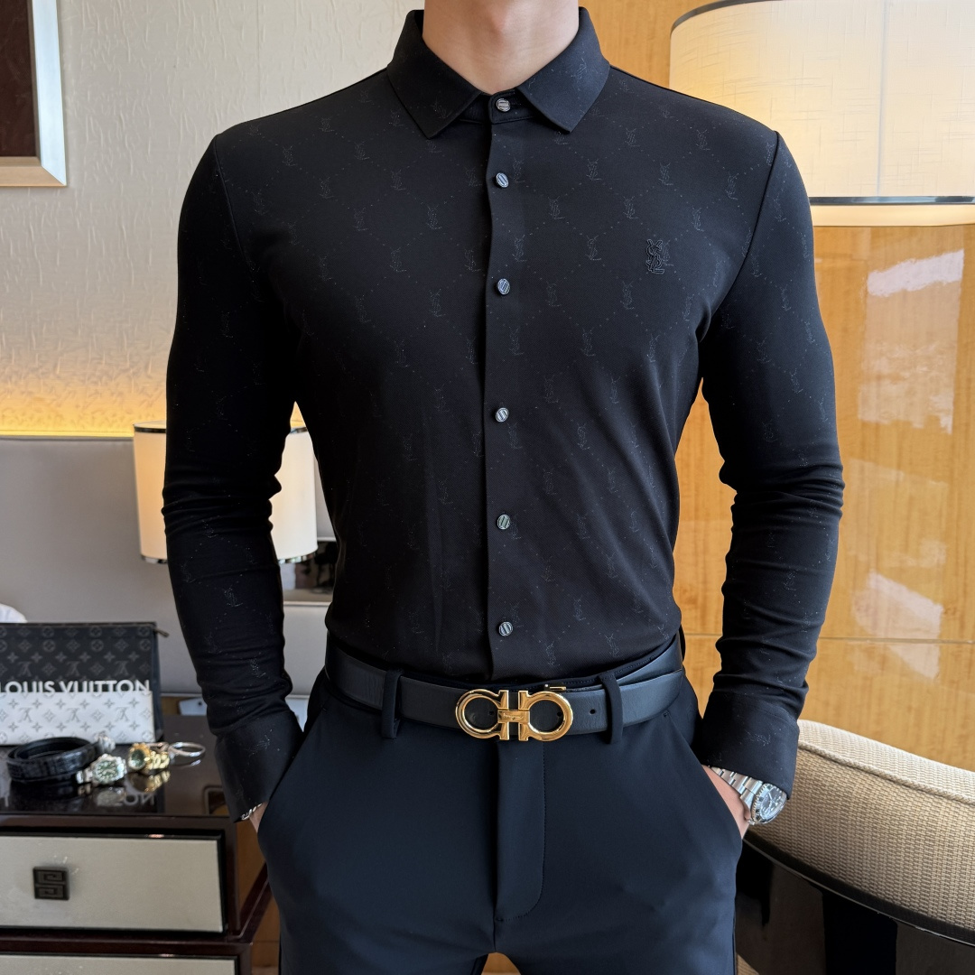 NO:531692,Ysl - ss fashion high-quality long-sleeved shirts in autumn and winter, trading company channel goods, perfect quality, belonging to the cabinet level, predictable hot product, high-end customized imported high-end cotton blend fabric, master-level tailoring, invincible texture, excellent skin-friendly, very outstanding aesthetic design, exquisite craftsmanship, smooth lines, perfect matching!  Easy to upgrade the sense of fashion, with high recognition, excellent upper body effect, extremely exquisite workmanship, neat and meticulous routes, and can be matched for business or daily leisure!  Counter size M-3XL, saint laurent,shirts,alexander wang19860909Ysl - ss秋冬时尚大爆款精品长袖衬衫,贸易公司渠道货,品相完美如斯,属于入柜级别,可预见性的爆款,高级定制进口高级棉混纺面料,大师级剪裁,质感无敌,亲肤性极佳,非常出彩的美学设计,工艺精湛,线条流畅,完美搭配！轻松将时髦感进阶,有着高强辨识度,上身效果超赞,做工极为考究严谨,走线工整细致,商务抑或日常休闲均可搭配！专柜尺码 M-3XL,,saint laurent,shirts,alexander wang,Men's clothing