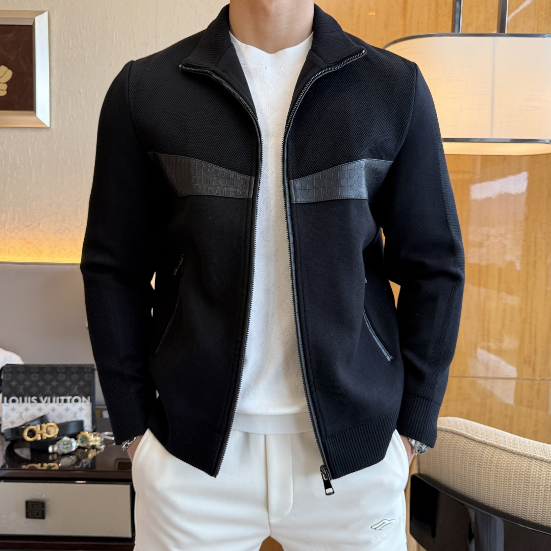 NO:539083,LP Noyou - 2025ss autumn and winter hot-sized leather spliced ​​jacket, customized high-quality polyester fiber fabric!  Top-level fashion brand elements logo design, complete with three standards!  The original hardware and accessories have smooth lines and exquisite craftsmanship, excellent upper body style, comfortable fabric, windproof and warm, and casual matching are very fashionable, handsome, casual and fashionable men's must-have!  Size M-3XL can wear up to 190 catties!  ,loro piana,jackets & coats,jackets & coats,alexander wang19860909LP诺悠 - 2025ss秋冬大爆款精品真皮拼接夹克外套,定制高品质聚酯纤维面料！顶级时尚大牌元素logo设计,三标齐全！原版五金辅料,线条流畅,工艺精致,上身版型超赞,面料舒适,挡风保暖,随意搭配都非常时尚帅气休闲时尚男仕必备款哦！尺码M-3XL 最大可穿190斤！,,loro piana,jackets & coats,jackets & coats,alexander wang,Men's clothing