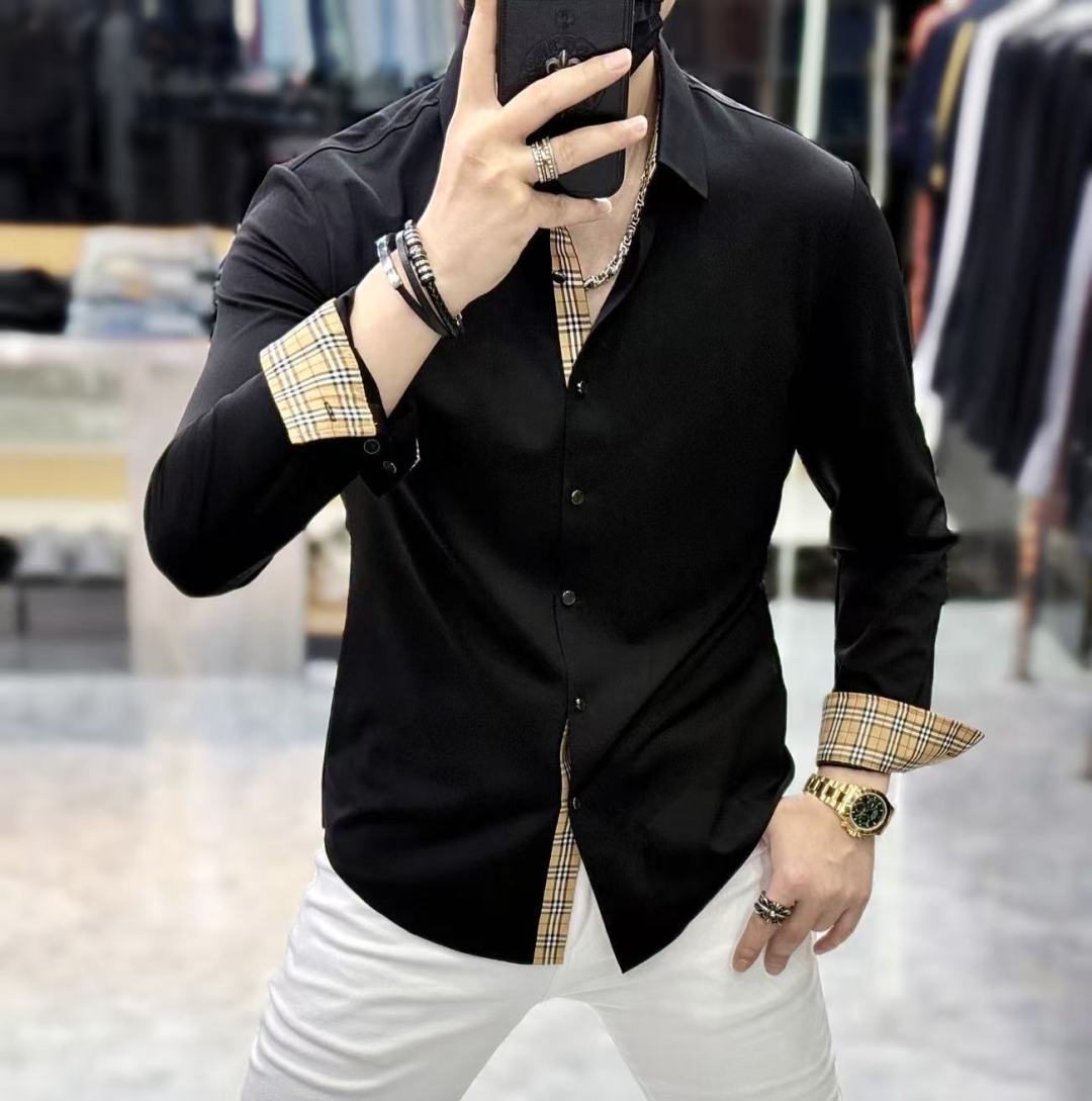 NO:526335,Burberry - 2025ss autumn and winter fashion hit long-sleeved shirts, trading company channel goods, perfect quality, belonging to the cabinet level, predictable hot product, high-end customized imported high-end cotton blend fabric, master-level tailoring, invincible texture, excellent skin-friendly, very outstanding aesthetic design, exquisite craftsmanship, smooth lines, perfect matching!  Easy to upgrade the sense of fashion, with high recognition, excellent upper body effect, extremely exquisite workmanship, neat and meticulous routes, and can be matched for business or daily leisure!  Counter size M-3XL, burberry,shirts,alexander wang19860909巴宝莉 - 2025ss秋冬时尚大爆款精品长袖衬衫,贸易公司渠道货,品相完美如斯,属于入柜级别,可预见性的爆款,高级定制进口高级棉混纺面料,大师级剪裁,质感无敌,亲肤性极佳,非常出彩的美学设计,工艺精湛,线条流畅,完美搭配！轻松将时髦感进阶,有着高强辨识度,上身效果超赞,做工极为考究严谨,走线工整细致,商务抑或日常休闲均可搭配！专柜尺码 M-3XL,,burberry,shirts,alexander wang,Men's clothing