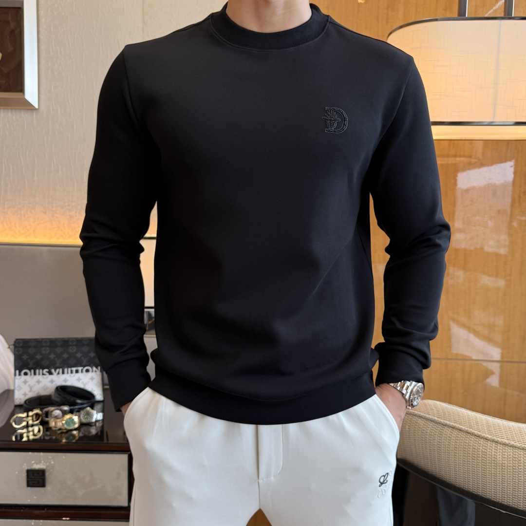 NO:527379,Dior - SS's new autumn style, the highest version of fashionable sweatshirts, a must-have classic work every year. It is favored and praised by major stars. It is selected with high-end European cotton blend fabrics, heavy craftsmanship production, original hardware and auxiliary materials logo design, soft and smooth, and dense texture!  Fashionable and stylish upper body!  One of the impeccable must-choose styles for autumn!  M-3XL, dior, hoodie, sweatshirts, alexander wang19860909迪奥 - ss秋季大爆新款,最高版本时尚卫衣、每年必出的经典之作.受各大明星的青睐推崇,精选高端欧棉混纺面料,重工艺制作,原版五金辅料logo设计,柔软顺滑,质地密实！上身时尚有型！秋季无可挑剔必选款式之一！M-3XL,,dior,hoodie,sweatshirts,alexander wang,Men's clothing