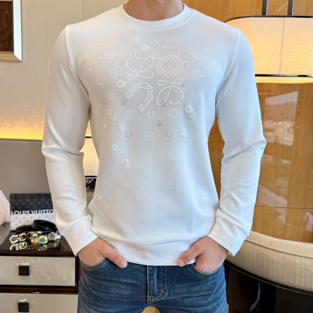 NO:528453,Luo Yiwei - 2025ss autumn new style, the highest version of fashionable sweatshirt, a must-have classic work every year. It is favored and praised by major stars. It is selected high-end European cotton blend fabrics, heavy craftsmanship production, original hardware and auxiliary materials logo design, soft and smooth, and dense texture!  Fashionable and stylish upper body!  One of the impeccable must-choose styles for autumn!  M-3XL, loewe, hoodie, sweatshirts, alexander wang19860909罗意威 - 2025ss秋季大爆新款,最高版本时尚卫衣、每年必出的经典之作.受各大明星的青睐推崇,精选高端欧棉混纺面料,重工艺制作,原版五金辅料logo设计,柔软顺滑,质地密实！上身时尚有型！秋季无可挑剔必选款式之一！M-3XL,,loewe,hoodie,sweatshirts,alexander wang,Men's clothing