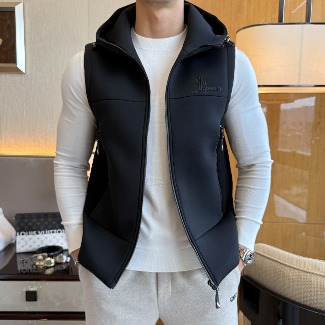 NO:531705,The mouth cover - SS big hit autumn vest jacket, customized high-quality polyester fabric!  Top-level fashion brand elements logo design, complete with three standards!  The original hardware and accessories have smooth lines and exquisite craftsmanship, excellent upper body style, comfortable fabric, windproof and warm, and casual matching are very fashionable, handsome, casual and fashionable men's must-have!  Size M-3XL can wear up to 190 catties!  ,Moncler,jackets & coats,alexander wang19860909蒙口 - ss大爆款秋装马甲夹克,定制高品质聚酯纤维面料！顶级时尚大牌元素logo设计,三标齐全！原版五金辅料,线条流畅,工艺精致,上身版型超赞,面料舒适,挡风保暖,随意搭配都非常时尚帅气休闲时尚男仕必备款哦！尺码M-3XL 最大可穿190斤！,,Moncler,jackets & coats,alexander wang,Men's clothing