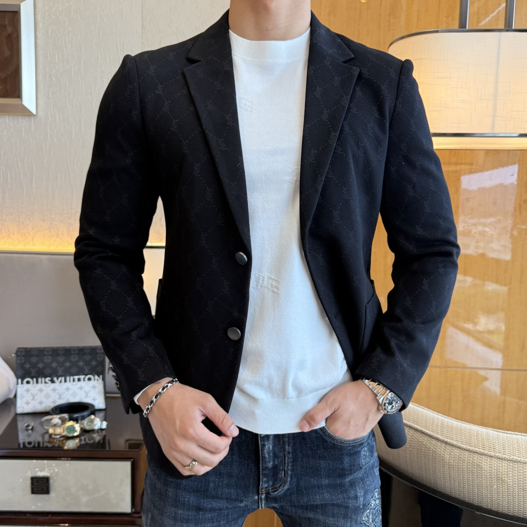 NO:527381,Ysl - ss autumn and winter clothing hottest casual blazer. The most fashionable and simple design, atmospheric and decent, highlighting exquisiteness in a casual manner. Fabrics This technology customized polyester fiber fabric is not a traditional design, it looks more young and fashionable. Details are very particular. The upper body effect is a regular style but the tailoring is very special. The effect is not loose or slim. It is moderate. No matter how fat and thin you wear it, there are different styles and sizes 48-56, saint laurent, jackets & coats, business suit, alexander wang19860909Ysl - ss秋冬装大爆款休闲西装外套 最为时尚简约设计,大气得体,随意中凸显精致.面料 此款科技定制聚酯纤维面料, 不是传统的设计 更加显得年轻时尚 细节 非常讲究 上身效果属于常规款但是剪裁非常特别 效果并不是宽松 也不是修身 属于适中 无论胖瘦穿上身 都有不同的风格尺码48-56,,saint laurent,jackets & coats,business suit,alexander wang,Men's clothing