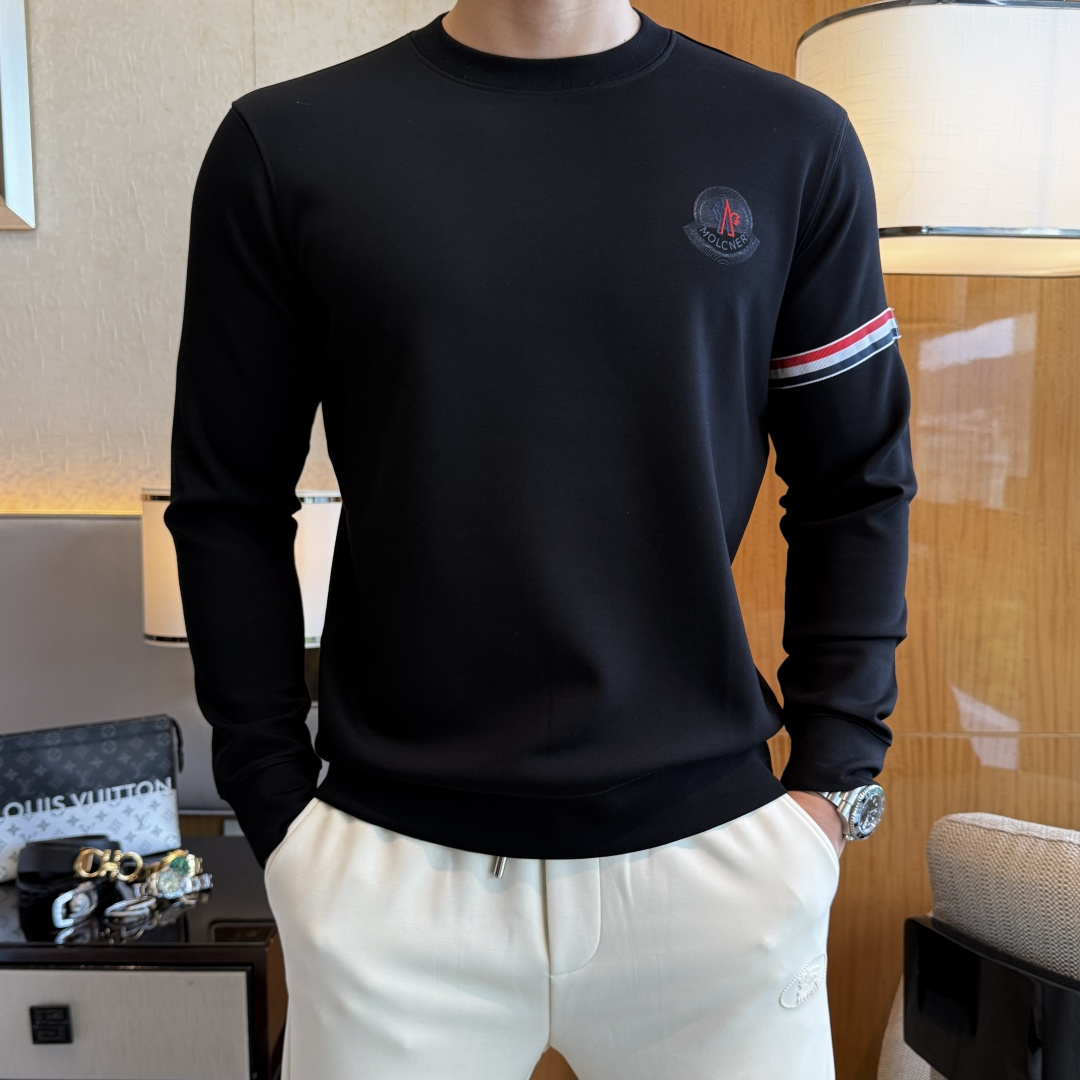NO:547671,The 2025ss autumn new style, the highest version of the fashionable pullover sweater T-shirt, a must-have classic work every year. It is favored and praised by major stars. It is selected with high-end European cotton blend fabrics, heavy craftsmanship production, original hardware and auxiliary materials logo design, soft and smooth, and dense texture!  Fashionable and stylish upper body!  One of the impeccable must-choose styles for autumn!  M-3XL, Moncler, hoodie, sweatshirts, tees, t-shirt, alexander wang19860909蒙口 - 2025ss秋季大爆新款,最高版本时尚套头卫衣T恤、每年必出的经典之作.受各大明星的青睐推崇,精选高端欧棉混纺面料,重工艺制作,原版五金辅料logo设计,柔软顺滑,质地密实！上身时尚有型！秋季无可挑剔必选款式之一！M-3XL,,Moncler,hoodie,sweatshirts,tees，t-shirt,alexander wang,Men's clothing