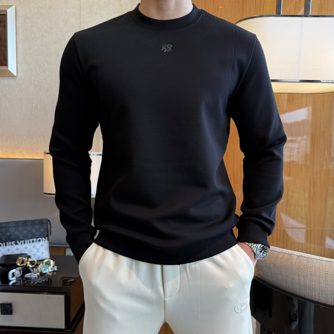 NO:573647,Luo Yiwei - 2025SS hot new style in autumn, the highest version of fashionable pullover sweatshirt and T-shirt, a classic that must be released every year. Favored and respected by major stars, it uses high-end European cotton blended fabrics, made with heavy craftsmanship, original hardware accessories logo design, soft and smooth, and dense texture!  Stylish upper body!  One of the impeccable must-have styles for autumn!  M-3XL,,hoodie,sweatshirts,tees,t-shirt,alexander wang19860909罗薏葳- 2025ss秋季大爆新款,最高版本时尚套头卫衣T恤、每年必出的经典之作.受各大明星的青睐推崇,精选高端欧棉混纺面料,重工艺制作,原版五金辅料logo设计,柔软顺滑,质地密实！上身时尚有型！秋季无可挑剔必选款式之一！M-3XL,,hoodie,sweatshirts,tees，t-shirt,alexander wang,Men's clothing