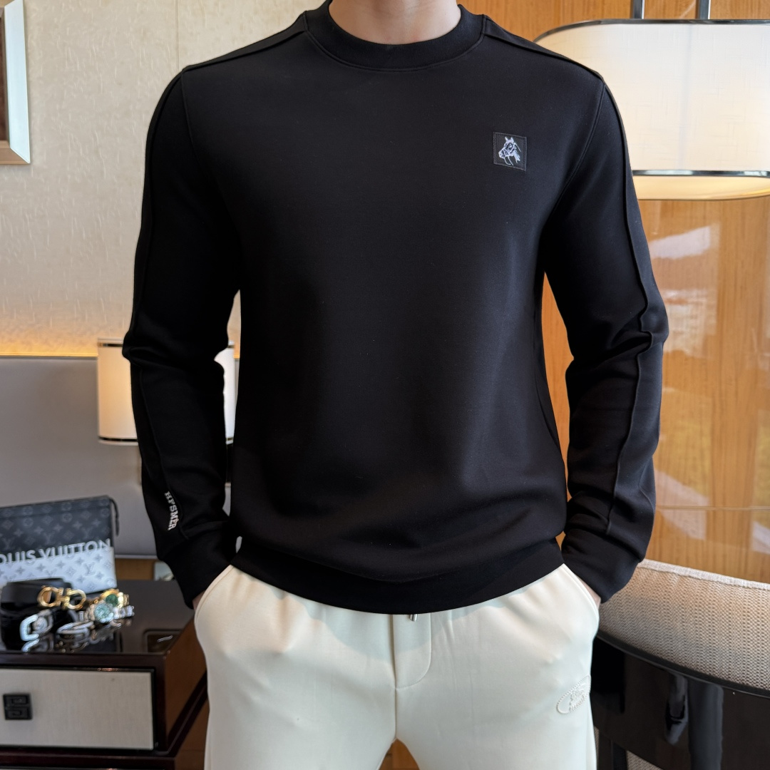 NO:564840,Hermès - 2025ss autumn hot new model, the highest version of fashionable pullover cashmere sweatshirt T-shirt, a classic that must be released every year. Favored and respected by major stars, it selects high-end European cotton blended fabrics, made with heavy craftsmanship, original hardware accessories logo design, soft and smooth, and dense texture!  Stylish upper body!  One of the impeccable must-have styles for autumn!  M-3XL,,hermes,hoodie,sweatshirts,tees,t-shirt,alexander wang19860909爱玛仕 - 2025ss秋季大爆新款,最高版本时尚套头羊绒卫衣T恤、每年必出的经典之作.受各大明星的青睐推崇,精选高端欧棉混纺面料,重工艺制作,原版五金辅料logo设计,柔软顺滑,质地密实！上身时尚有型！秋季无可挑剔必选款式之一！M-3XL,,hermes,hoodie,sweatshirts,tees，t-shirt,alexander wang,Men's clothing