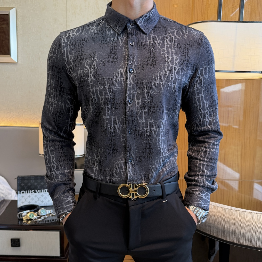 NO:547651,Armani - 2025ss autumn and winter fashion hits high-quality long-sleeved cashmere shirts, trading company channel goods, perfect quality, belonging to the cabinet-level, predictable hot product, high-end customized imported high-end cotton blend fabric, master-level tailoring, invincible texture, excellent skin-friendly, very outstanding aesthetic design, exquisite craftsmanship, smooth lines, perfect matching!  Easy to upgrade the sense of fashion, with high recognition, excellent upper body effect, extremely exquisite workmanship, neat and meticulous routes, and can be matched for business or daily leisure!  Counter size M-3XL, Armani,shirts,alexander wang19860909阿玛尼 - 2025ss秋冬时尚大爆款精品长袖羊绒衬衫,贸易公司渠道货,品相完美如斯,属于入柜级别,可预见性的爆款,高级定制进口高级棉混纺面料,大师级剪裁,质感无敌,亲肤性极佳,非常出彩的美学设计,工艺精湛,线条流畅,完美搭配！轻松将时髦感进阶,有着高强辨识度,上身效果超赞,做工极为考究严谨,走线工整细致,商务抑或日常休闲均可搭配！专柜尺码 M-3XL,,armani,shirts,alexander wang,Men's clothing