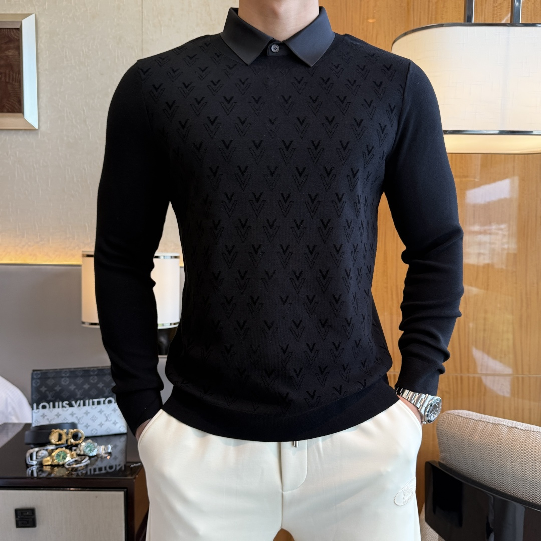 NO:550675,Valentino - 2025 autumn and winter new men's wool knitted fake two-piece sweater. The counter is selling hot items, and all the fashion buyers and celebrities hand in one of the versatile items. Simple and fashionable, very beautiful, with a gentlemanly look on the upper body. The whole sweater is not only exquisite in texture, but also fine and fine workmanship and neat. The overall beauty and generous ensure that the silhouette of the clothes is not easy to deform. Customized wool fabrics are neither loose nor tight, and have a very good restoration. A fashion item that combines cold resistance and fashion in autumn and winter. m-3XL, valentino, sweaters, alexander wang19860909华伦天奴- 2025秋冬新款男士羊毛针织假两件毛衫.专柜在售爆款单品,各大时尚买手明星人手一件的百搭单品.简单时尚甚是好看,上身绅士范十足.整件毛衣不单纹理工艺精美,走线更是精工细作均匀整齐.整体美观大方保证了衣服的廓形不易变形.定制羊毛面料,既不会很宽松也不会很紧绷,恢复性非常好.秋冬御寒与时尚兼备的一款时装单品.m-3XL,,valentino,sweaters,alexander wang,Men's clothing