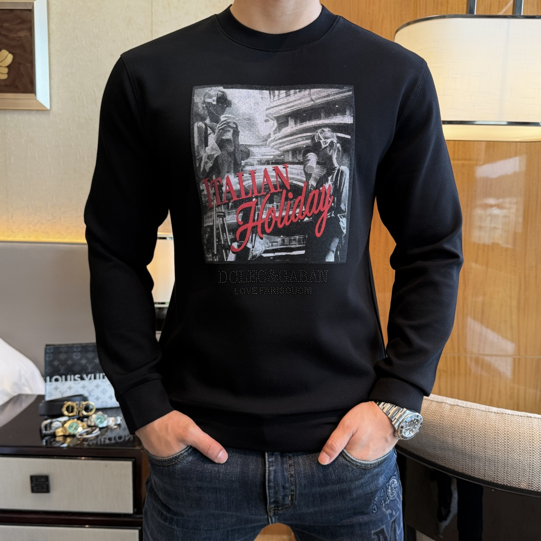 NO:572541,DG - 2025ss hot new style in autumn, the highest version of fashionable pullover sweatshirt, a classic that must be released every year. Favored and respected by major stars, it uses high-end European cotton blended fabrics, heavy craftsmanship, original hardware accessories and logo design, soft and smooth, and dense texture!  Stylish upper body!  One of the impeccable must-have styles for autumn!  M-3XL,,hoodie,sweatshirts,alexander wang19860909DG - 2025ss秋季大爆新款,最高版本时尚套头卫衣、每年必出的经典之作.受各大明星的青睐推崇,精选高端欧棉混纺面料,重工艺制作,原版五金辅料logo设计,柔软顺滑,质地密实！上身时尚有型！秋季无可挑剔必选款式之一！M-3XL,,hoodie,sweatshirts,alexander wang,Men's clothing