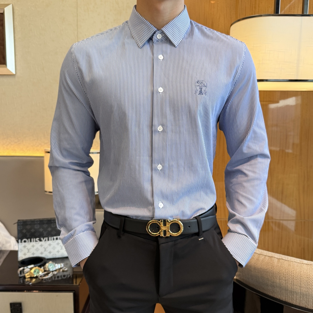 NO:573635,Bc- 2025ss autumn and winter fashion hot-selling high-quality long-sleeved shirts, sold through trading company channels, in perfect condition, belonging to the cabinet level, predictably popular, advanced custom-made imported high-grade cotton blended fabrics, master-level tailoring, invincible texture, excellent skin-friendly, very outstanding aesthetic design, exquisite craftsmanship, smooth lines, perfect match!  Easily upgrade your sense of fashion, with high recognition, great upper body effect, extremely sophisticated and rigorous workmanship, neat and meticulous wiring, it can be worn for business or daily leisure!  Counter size M-3XL,,shirts,alexander wang19860909Bc- 2025ss秋冬时尚大爆款精品长袖衬衫,贸易公司渠道货,品相完美如斯,属于入柜级别,可预见性的爆款,高级定制进口高级棉混纺面料,大师级剪裁,质感无敌,亲肤性极佳,非常出彩的美学设计,工艺精湛,线条流畅,完美搭配！轻松将时髦感进阶,有着高强辨识度,上身效果超赞,做工极为考究严谨,走线工整细致,商务抑或日常休闲均可搭配！专柜尺码 M-3XL,,shirts,alexander wang,Men's clothing