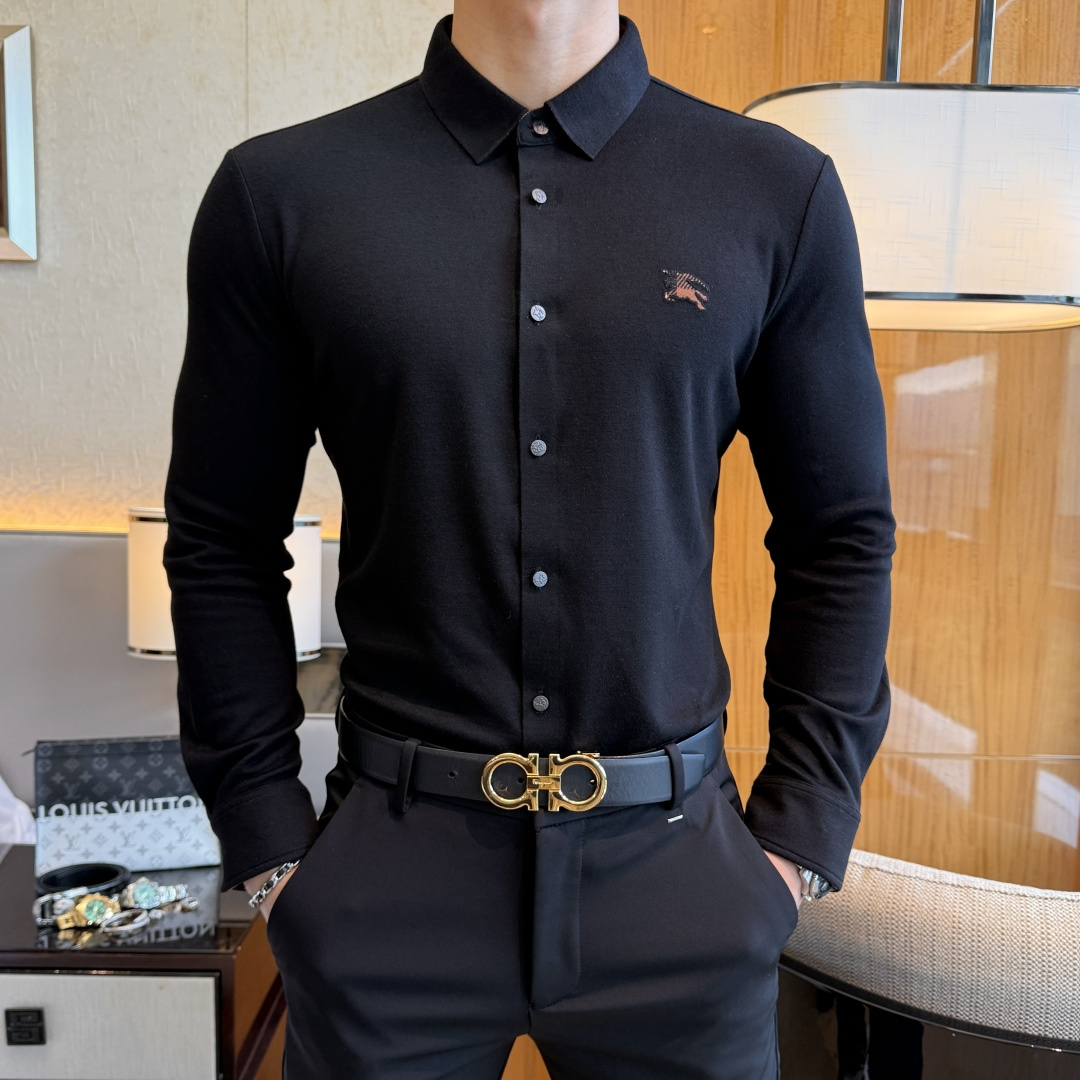 NO:572550,Dior - 2025ss autumn and winter fashion hot-selling high-quality long-sleeved cashmere shirt, sold through trading company channels, in perfect condition, belonging to cabinet level, predictable hot style, advanced custom-made imported high-grade cotton blended fabrics, master tailoring, invincible texture, excellent skin-friendly, very outstanding aesthetic design, exquisite craftsmanship, smooth lines, perfect match!  Easily upgrade your sense of fashion, with high recognition, great upper body effect, extremely sophisticated and rigorous workmanship, neat and meticulous wiring, it can be worn for business or daily leisure!  Counter size M-3XL, dior, shirts, alexander wang19860909迪奥 - 2025ss秋冬时尚大爆款精品长袖羊绒衬衫,贸易公司渠道货,品相完美如斯,属于入柜级别,可预见性的爆款,高级定制进口高级棉混纺面料,大师级剪裁,质感无敌,亲肤性极佳,非常出彩的美学设计,工艺精湛,线条流畅,完美搭配！轻松将时髦感进阶,有着高强辨识度,上身效果超赞,做工极为考究严谨,走线工整细致,商务抑或日常休闲均可搭配！专柜尺码 M-3XL,,dior,shirts,alexander wang,Men's clothing