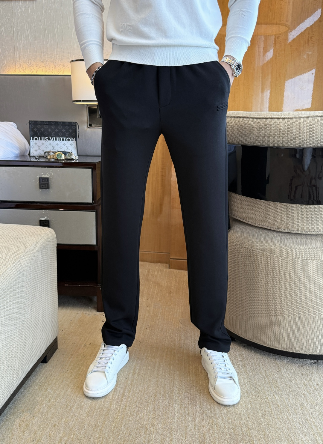 NO:550680,JINIA - 2025ss Autumn and Winter Counter synchronized with hot casual pants, this season must be versatile styles, with an excellent upper body, super versatile style, original 1:1 replica, complete three standards!  The latest fashion element design of the counter, imported fixed woven high-quality European cotton fabric, super good style, a must-have for casual and fashionable!  Highly recommended model Size 29-36, zegna,alexander wang19860909杰尼娅 - 2025ss秋冬专柜同步爆款休闲裤,本季必入百搭款式,上身极为出挑,超级百搭款 ,原版1:1复刻,三标齐全！专柜最新时尚元素设计,进口定织高品质欧棉面料,版型超好,休闲时尚必备！强烈推荐款 尺码 29-36,,zegna,alexander wang,Men's clothing