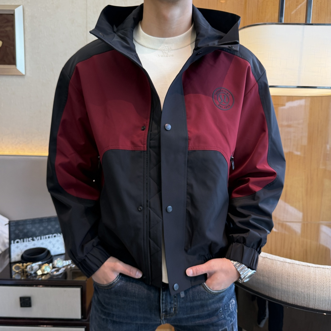 NO:572560,Lulu - 2025ss autumn and winter hot-selling boutique jacket, customized with high-quality polyester fiber fabric!  Logo design with top fashion big-name elements, complete with three standards!  Original hardware accessories, smooth lines, exquisite craftsmanship, awesome upper body shape, comfortable fabrics, windproof and warm, it is very fashionable, handsome and a must-have for casual and fashionable men with any combination!  Sizes M-3XL can fit up to 190 pounds!  ,,jackets & coats,jackets & coats,alexander wang19860909Lulu - 2025ss秋冬大爆款精品夹克外套,定制高品质聚酯纤维面料！顶级时尚大牌元素logo设计,三标齐全！原版五金辅料,线条流畅,工艺精致,上身版型超赞,面料舒适,挡风保暖,随意搭配都非常时尚帅气休闲时尚男仕必备款哦！尺码M-3XL 最大可穿190斤！,,jackets & coats,jackets & coats,alexander wang,Men's clothing