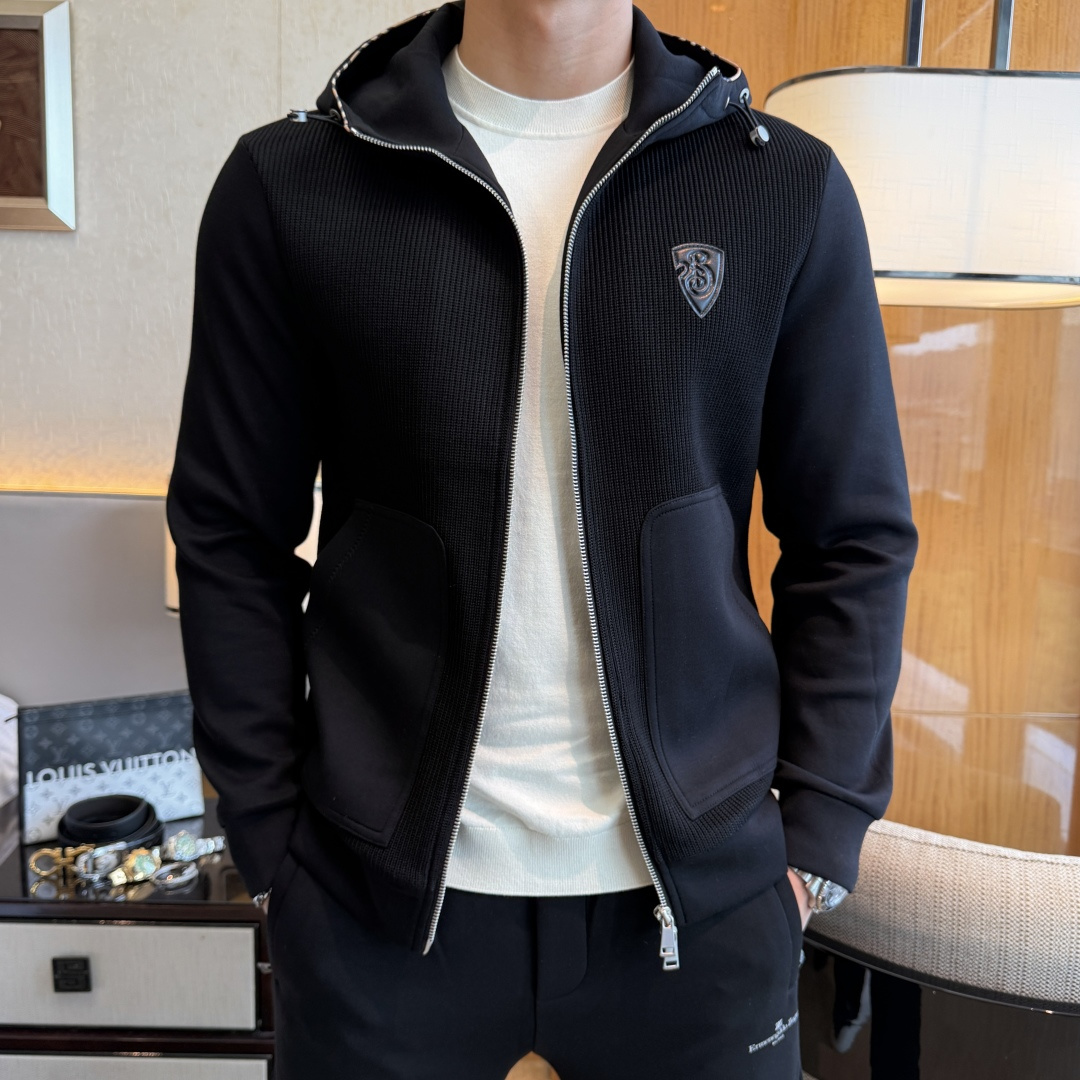 NO:573641,Burberry - 2025ss autumn and winter hot style boutique jacket, customized high-quality polyester fiber fabric!  Logo design with top fashion big-name elements, complete with three standards!  Original hardware accessories, smooth lines, exquisite craftsmanship, awesome upper body shape, comfortable fabrics, windproof and warm, it is very fashionable, handsome and a must-have for casual and fashionable men with any combination!  Sizes M-3XL can fit up to 190 pounds!  ,,burberry,jackets & coats,jackets & coats,alexander wang19860909巴宝莉 - 2025ss秋冬大爆款精品夹克外套,定制高品质聚酯纤维面料！顶级时尚大牌元素logo设计,三标齐全！原版五金辅料,线条流畅,工艺精致,上身版型超赞,面料舒适,挡风保暖,随意搭配都非常时尚帅气休闲时尚男仕必备款哦！尺码M-3XL 最大可穿190斤！,,burberry,jackets & coats,jackets & coats,alexander wang,Men's clothing