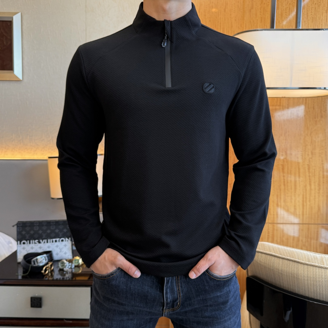 NO:623318,Zegna - 2025ss Autumn and Winter counter's popular outdoor sports long-sleeved T-shirt, casual and fashionable outer wear, a must-have for inner wear, custom-made imported high-grade cotton fabric, the fabric has a delicate feel, close to the body and is comfortable without digging into the flesh, and the upper body has a good shape. It is warm to wear, and the counter logo design is very unique. The original quality and craftsmanship are definitely the highest version on the market. The top original version is awesome to wear. It is soft and crisp, not easy to deform. The seams and seams are very rigorous and elegant. Absolute first-line OEM requirements!  Don’t miss it, male gods!  Size M-3XL can wear up to 200 pounds!  ,,zegna,tees,t-shirt,alexander wang19860909杰尼娅- 2025ss秋冬专柜大爆款户外运动长袖T恤,休闲时尚外穿 内搭必备款,定制进口高级棉面料,面料手感细腻,贴身舒适不扎肉,上身版型好 穿着保暖,专柜标志设计非常独特,原版品质与工艺 绝对市场最高版本 顶级原版穿着超赞 柔顺挺括,不易变形.锁边缝盘都非常严谨考究 绝对一线代工要求！男神们别错过！ 尺码 M-3XL 最大可穿200斤！,,zegna,tees，t-shirt,alexander wang,Men's clothing