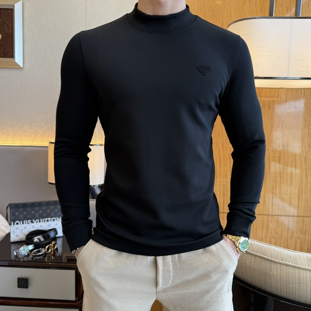 NO:599220,Prada - 2025ss autumn hot-selling thin velvet long-sleeved T-shirt, made of customized high-grade cotton fabric, fashionable big-name element logo design, soft, delicate, comfortable and warm, made with multiple craftsmanship, a basic base layer shirt is indispensable in men's wardrobe. It can be used to match various clothes anytime and anywhere to meet your daily needs. The design of the clothes is simple but not simple. Dear friends, hurry up and get it. Standard version, size M~3XL, can wear up to 190 pounds!  ,,prada,tees,t-shirt,alexander wang19860909普拉达 - 2025ss秋装大爆款薄绒长袖T恤,采用定制高级棉面料 时尚大牌元素logo设计,柔软细腻舒适保暖,多重工艺制作,男人的衣柜都少不了基础打底衫 随时随地都可以拿来搭配各种服饰 满足您日常生活需求 ,衣服设计简约而不简单 , 亲们赶紧入手 标准版型 尺码M~3XL 最大可穿190斤！,,prada,tees，t-shirt,alexander wang,Men's clothing