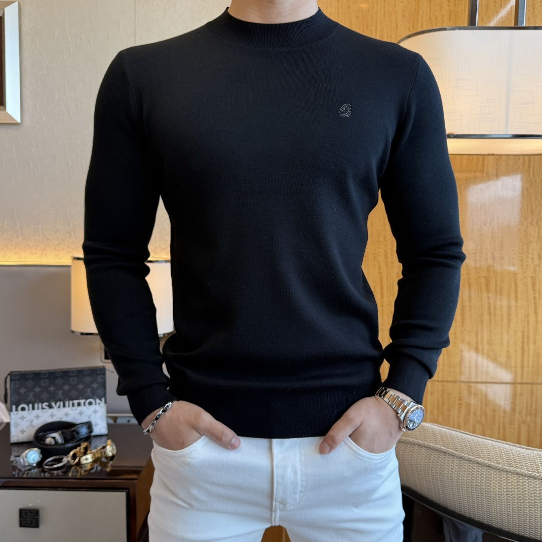 NO:599238,Gucci - 2025ss Autumn and Winter counter hot-selling wool sweater, casual and fashionable outer wear, a must-have for inner wear, custom-made imported worsted sheep wool fabric, the fabric has a delicate feel, close to the body and is comfortable without digging into the flesh, and the upper body has a good shape. It is warm to wear, and the counter logo design is very unique. The original quality and craftsmanship are definitely the highest version on the market. The top original version is awesome to wear. It is soft and crisp, not easy to deform. The seams and stitching plates are very rigorous and absolutely meet the requirements of first-line OEMs!  Don’t miss it, male gods!  Size M-3XL,,alexander wang19860909古奇- 2025ss秋冬专柜大爆款羊毛衫,休闲时尚外穿 内搭必备款,定制进口精纺绵羊毛面料,面料手感细腻,贴身舒适不扎肉,上身版型好 穿着保暖,专柜标志设计非常独特,原版品质与工艺 绝对市场最高版本 顶级原版穿着超赞 柔顺挺括,不易变形.锁边缝盘都非常严谨考究 绝对一线代工要求！男神们别错过！ 尺码 M-3XL,,alexander wang,Men's clothing