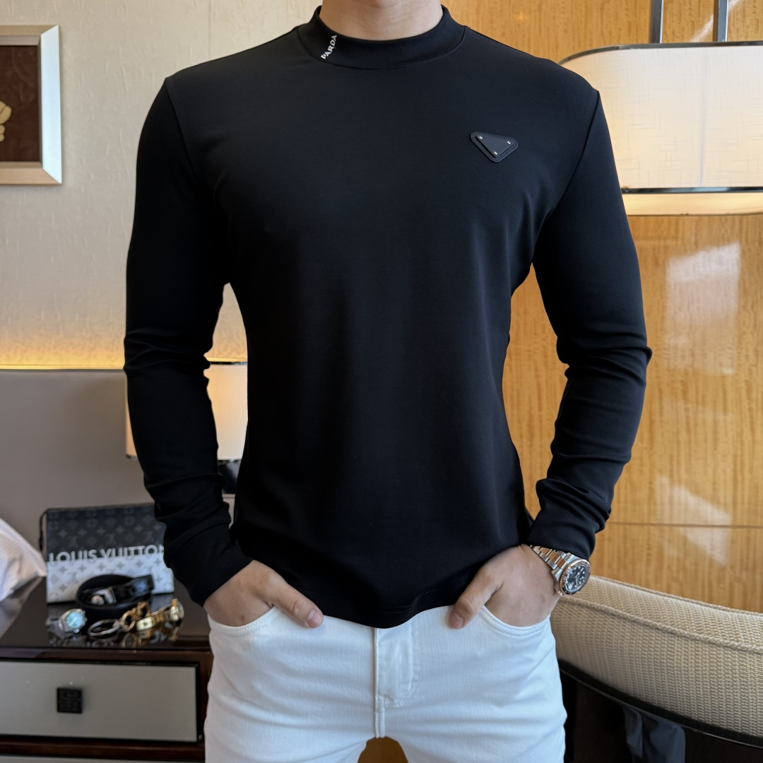 NO:598263,Prada - 2025ss autumn hot-selling thin velvet long-sleeved T-shirt, made of customized high-grade cotton fabric, fashionable big-name element logo design, soft, delicate, comfortable and warm, made with multiple craftsmanship, a basic base layer shirt is indispensable in men's wardrobe. It can be used to match various clothes anytime and anywhere to meet your daily needs. The design of the clothes is simple but not simple. Dear friends, hurry up and get it. Standard version, size M~3XL, can wear up to 190 pounds!  ,,prada,tees,t-shirt,alexander wang19860909普拉达 - 2025ss秋装大爆款薄绒长袖T恤,采用定制高级棉面料 时尚大牌元素logo设计,柔软细腻舒适保暖,多重工艺制作,男人的衣柜都少不了基础打底衫 随时随地都可以拿来搭配各种服饰 满足您日常生活需求 ,衣服设计简约而不简单 , 亲们赶紧入手 标准版型 尺码M~3XL 最大可穿190斤！,,prada,tees，t-shirt,alexander wang,Men's clothing
