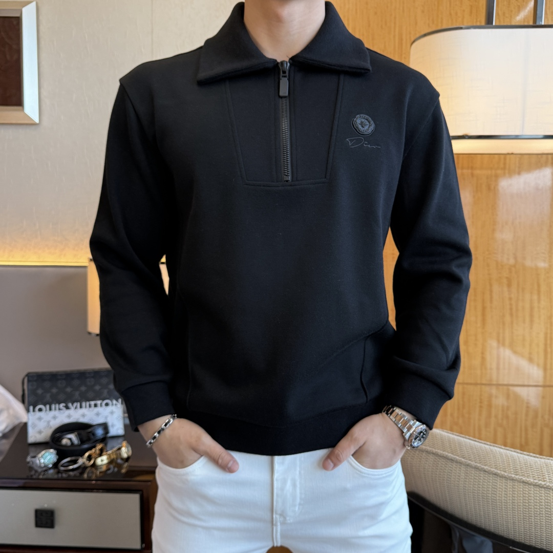 NO:598269,Dior - 2025ss hot new style in autumn, the highest version of fashionable thin velvet thick sweatshirt, a classic that must be released every year. Favored and respected by major stars, it uses high-end European cotton blended fabrics, heavy craftsmanship, original hardware accessories and logo design, soft and smooth, and dense texture!  Stylish upper body!  One of the impeccable must-have styles for autumn!  M-3XL can wear up to 190 pounds!  ,,dior,hoodie,sweatshirts,alexander wang19860909迪奥 - 2025ss秋季大爆新款,最高版本时尚薄绒厚款卫衣、每年必出的经典之作.受各大明星的青睐推崇,精选高端欧棉混纺面料,重工艺制作,原版五金辅料logo设计,柔软顺滑,质地密实！上身时尚有型！秋季无可挑剔必选款式之一！M-3XL 最大穿190斤！,,dior,hoodie,sweatshirts,alexander wang,Men's clothing