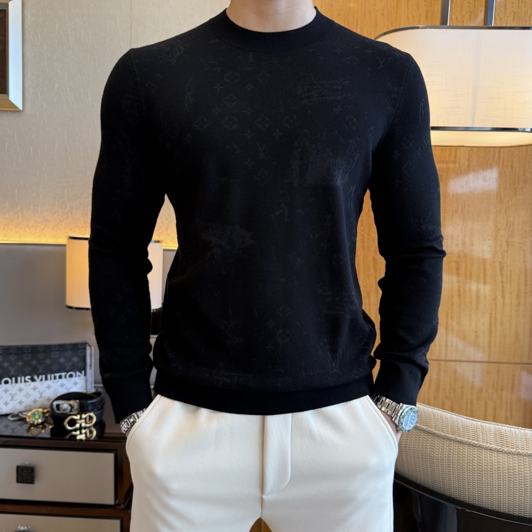NO:600484,LV - 2025ss Autumn and Winter counter hot-selling woolen sweater, casual and fashionable outer wear, a must-have for inner wear, custom-made imported worsted sheep wool fabric, the fabric has a delicate feel, close to the body and is comfortable without piercing the flesh, and the upper body has a good shape. It is warm to wear, and the counter logo design is very unique. The original quality and craftsmanship are definitely the highest version on the market. The top original version is awesome to wear. It is soft and crisp, not easy to deform. The seams and seams are very rigorous and absolutely meet the requirements of first-line OEMs!  Don’t miss it, male gods!  Size M-3XL,,louis vuitton,alexander wang19860909LV - 2025ss秋冬专柜大爆款羊毛衫,休闲时尚外穿 内搭必备款,定制进口精纺绵羊毛面料,面料手感细腻,贴身舒适不扎肉,上身版型好 穿着保暖,专柜标志设计非常独特,原版品质与工艺 绝对市场最高版本 顶级原版穿着超赞 柔顺挺括,不易变形.锁边缝盘都非常严谨考究 绝对一线代工要求！男神们别错过！ 尺码 M-3XL,,louis vuitton,alexander wang,Men's clothing