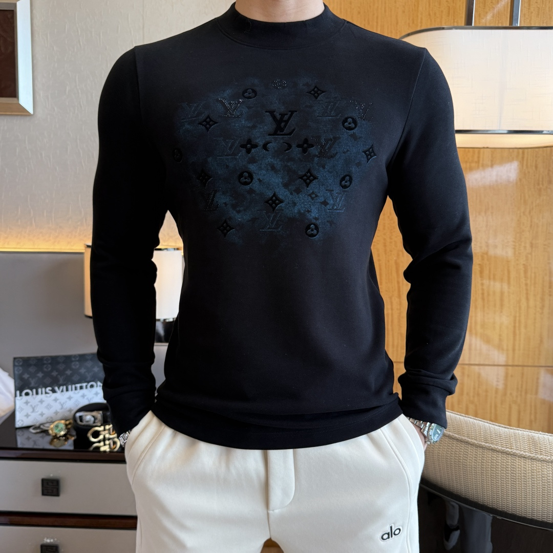 NO:612509,LV - 2025ss Autumn hot cashmere long-sleeved T-shirt, made of customized high-grade cotton fabric, fashionable big-name element logo design, soft, delicate, comfortable and warm, made with multiple processes, a basic base layer shirt is indispensable in a man's wardrobe. It can be used to match various clothes anytime and anywhere to meet your daily needs. The design of the clothes is simple but not simple. Dear friends, hurry up and get it. Standard version, size M~3XL, can wear up to 190 pounds!  ,,louis vuitton,tees,t-shirt,alexander wang19860909LV - 2025ss秋装大爆款羊绒长袖T恤,采用定制高级棉面料 时尚大牌元素logo设计,柔软细腻舒适保暖,多重工艺制作,男人的衣柜都少不了基础打底衫 随时随地都可以拿来搭配各种服饰 满足您日常生活需求 ,衣服设计简约而不简单 , 亲们赶紧入手 标准版型 尺码M~3XL 最大可穿190斤！,,louis vuitton,tees，t-shirt,alexander wang,Men's clothing