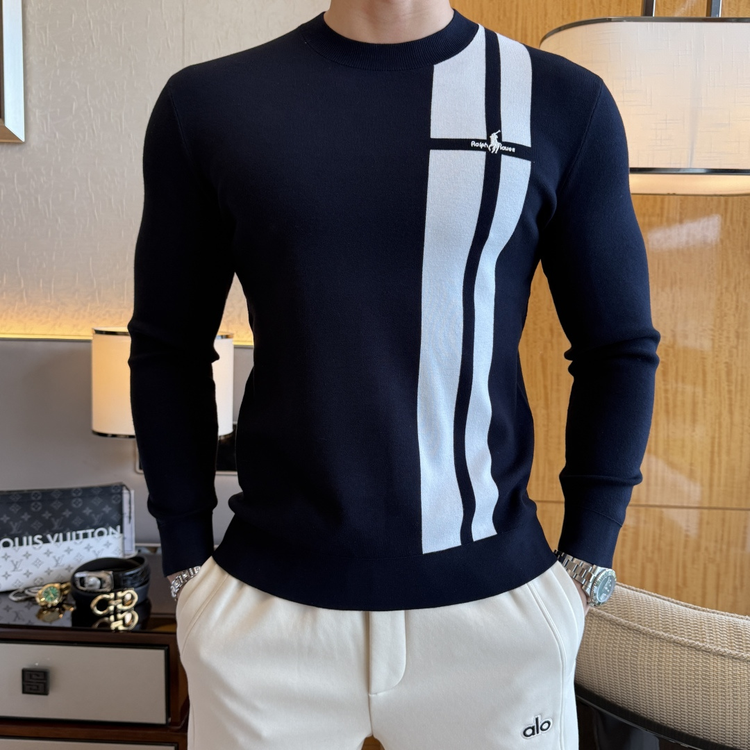 NO:652630,Paul - 2025ss Autumn and Winter Counter's best-selling woolen sweater, casual and fashionable outerwear, a must-have for inner wear, custom-made imported worsted sheep wool fabric, the fabric has a delicate feel, close to the body and is comfortable without digging into the flesh, and the upper body has a good shape. It is warm to wear, and the counter logo design is very unique. The original quality and craftsmanship are definitely the highest version on the market. The top original version is great to wear. It is soft and crisp, not easy to deform. The seams and seams are very rigorous and absolutely meet the requirements of first-line OEMs!  Don’t miss it, male gods!  Size M-3XL,,alexander wang19860909保罗- 2025ss秋冬专柜大爆款羊毛衫,休闲时尚外穿 内搭必备款,定制进口精纺绵羊毛面料,面料手感细腻,贴身舒适不扎肉,上身版型好 穿着保暖,专柜标志设计非常独特,原版品质与工艺 绝对市场最高版本 顶级原版穿着超赞 柔顺挺括,不易变形.锁边缝盘都非常严谨考究 绝对一线代工要求！男神们别错过！ 尺码 M-3XL,,alexander wang,Men's clothing