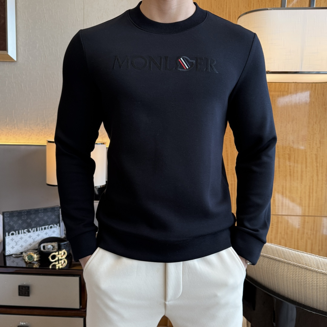 NO:612410,Meng Mouth - 2025SS hot new style in autumn, the highest version of fashionable pullover cashmere sweatshirt, a classic that must be released every year. Favored and respected by major stars, it uses high-end European cotton blended fabrics, heavy craftsmanship, original hardware accessories logo design, soft and smooth, and dense texture!  Stylish upper body!  One of the impeccable must-have styles for autumn!  M-3XL can wear up to 190 pounds!  ,,Moncler,hoodie,sweatshirts,alexander wang19860909蒙口 - 2025ss秋季大爆新款,最高版本时尚套头羊绒卫衣、每年必出的经典之作.受各大明星的青睐推崇,精选高端欧棉混纺面料,重工艺制作,原版五金辅料logo设计,柔软顺滑,质地密实！上身时尚有型！秋季无可挑剔必选款式之一！M-3XL 最大穿190斤！,,Moncler,hoodie,sweatshirts,alexander wang,Men's clothing