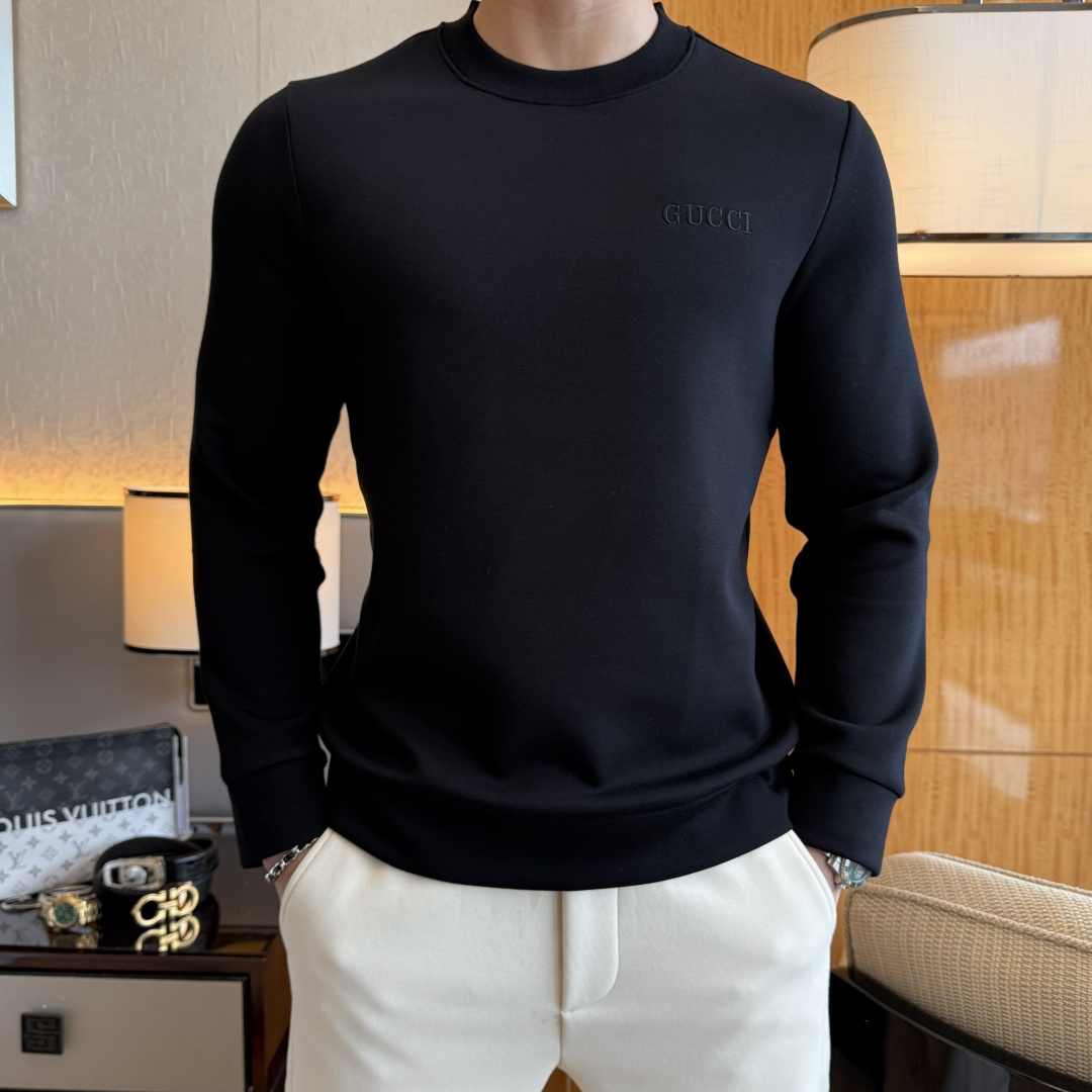 NO:612407,Gucci - 2025ss autumn hot new style, the highest version of fashionable pullover cashmere sweatshirt, a classic that must be released every year. Favored and respected by major stars, it selects high-end European cotton blended fabrics, made with heavy craftsmanship, original hardware accessories logo design, soft and smooth, and dense texture!  Stylish upper body!  One of the impeccable must-have styles for autumn!  M-3XL can wear up to 190 pounds!  ,,hoodie,sweatshirts,alexander wang19860909古奇 - 2025ss秋季大爆新款,最高版本时尚套头羊绒卫衣、每年必出的经典之作.受各大明星的青睐推崇,精选高端欧棉混纺面料,重工艺制作,原版五金辅料logo设计,柔软顺滑,质地密实！上身时尚有型！秋季无可挑剔必选款式之一！M-3XL 最大穿190斤！,,hoodie,sweatshirts,alexander wang,Men's clothing