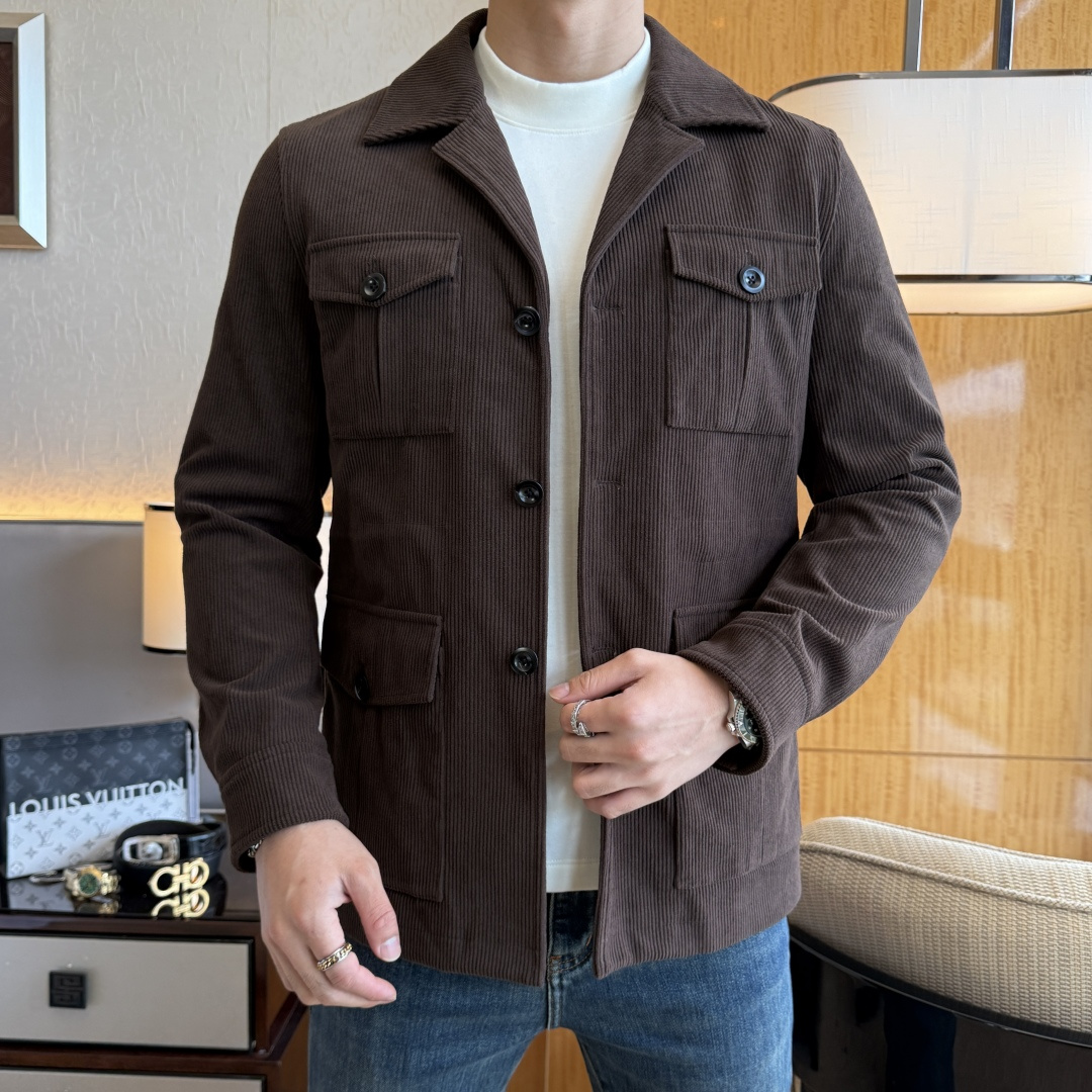 NO:607867,LP Noyo - 2025ss autumn and winter hot model corduroy jacket, customized high-quality polyester fiber fabric!  Logo design with top fashion big-name elements, complete with three standards!  Original hardware accessories, smooth lines, exquisite craftsmanship, awesome upper body shape, comfortable fabrics, windproof and warm, it is very fashionable, handsome and a must-have for casual and fashionable men with any combination!  Sizes M-3XL can fit up to 190 pounds!  ,,loro piana,jackets & coats,jackets & coats,alexander wang19860909LP诺悠 - 2025ss秋冬大爆款精品灯芯绒夹克外套,定制高品质聚酯纤维面料！顶级时尚大牌元素logo设计,三标齐全！原版五金辅料,线条流畅,工艺精致,上身版型超赞,面料舒适,挡风保暖,随意搭配都非常时尚帅气休闲时尚男仕必备款哦！尺码M-3XL 最大可穿190斤！,,loro piana,jackets & coats,jackets & coats,alexander wang,Men's clothing