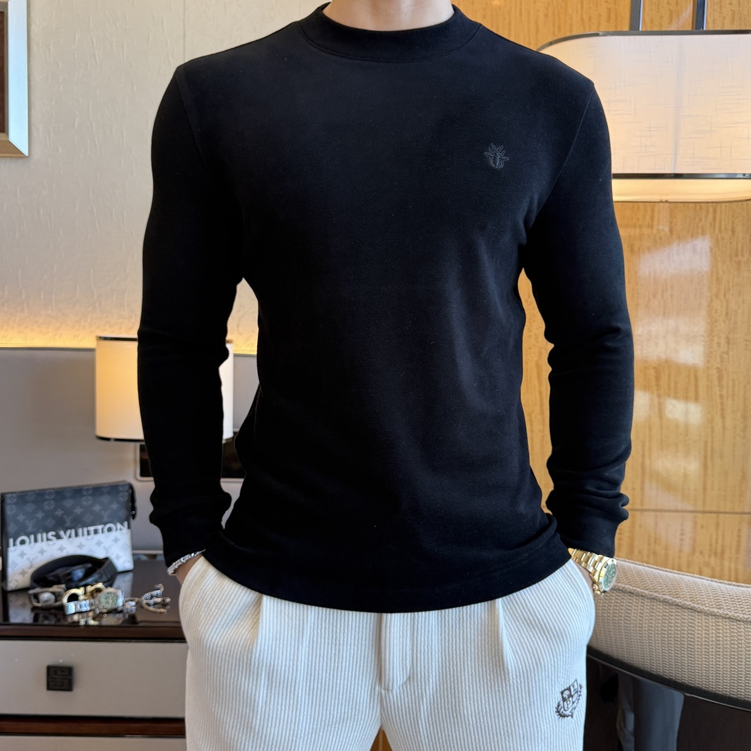 NO:685316,Dior - 2025ss autumn hot cashmere long-sleeved T-shirt, made of customized high-grade cotton fabric, fashionable big-name element logo design, soft, delicate, comfortable and warm, made with multiple processes, a basic base layer shirt is indispensable in a man's wardrobe. It can be used to match various clothes anytime and anywhere to meet your daily needs. The design of the clothes is simple but not simple. Dear friends, hurry up and get it. Standard version, size M~3XL, can wear up to 190 pounds!  ,,dior,tees,t-shirt,19860909迪奥 - 2025ss秋装大爆款羊绒长袖T恤,采用定制高级棉面料 时尚大牌元素logo设计,柔软细腻舒适保暖,多重工艺制作,男人的衣柜都少不了基础打底衫 随时随地都可以拿来搭配各种服饰 满足您日常生活需求 ,衣服设计简约而不简单 , 亲们赶紧入手 标准版型 尺码M~3XL 最大可穿190斤！,,dior,tees，t-shirt,,Men's clothing