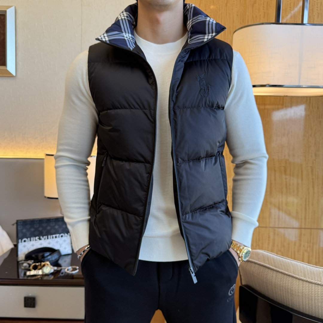 NO:628732,Paul - 2025ss autumn and winter new product foreign trade company order simple style fashionable down vest imported original high-quality fiber blended fabric, filled with 90 white duck down inside!  The sag and gloss are definitely refreshing and make you look more youthful and energetic. The workmanship is neat and smooth. All the hardware accessories are supplied by customers and come with top-grade accessories. At first glance, they are high-end fabrics. These fabrics are all custom-woven and there is nothing picky about them on the outside. This kind of jacket is for regular wear and is very practical. Sizes M-3XL, jackets & coats, down jacket, alexander wang19860909保罗 - 2025ss秋冬新品外贸公司订单 简约风格时尚羽绒马甲 进口原版高品质纤维混纺面料,内里填充90白鸭绒！垂度和光泽绝对是提气,更显青春活力,车工走线整齐平整,所有五金附料都是客供带顶级配件 一看就是高档的面料 这种面料都是定织的 外面根本就没有 无任何有挑剔的地方 这样的一件外套属于常备常穿的,实用性很强.尺码M-3XL,,jackets & coats,down jacket,alexander wang,Men's clothing