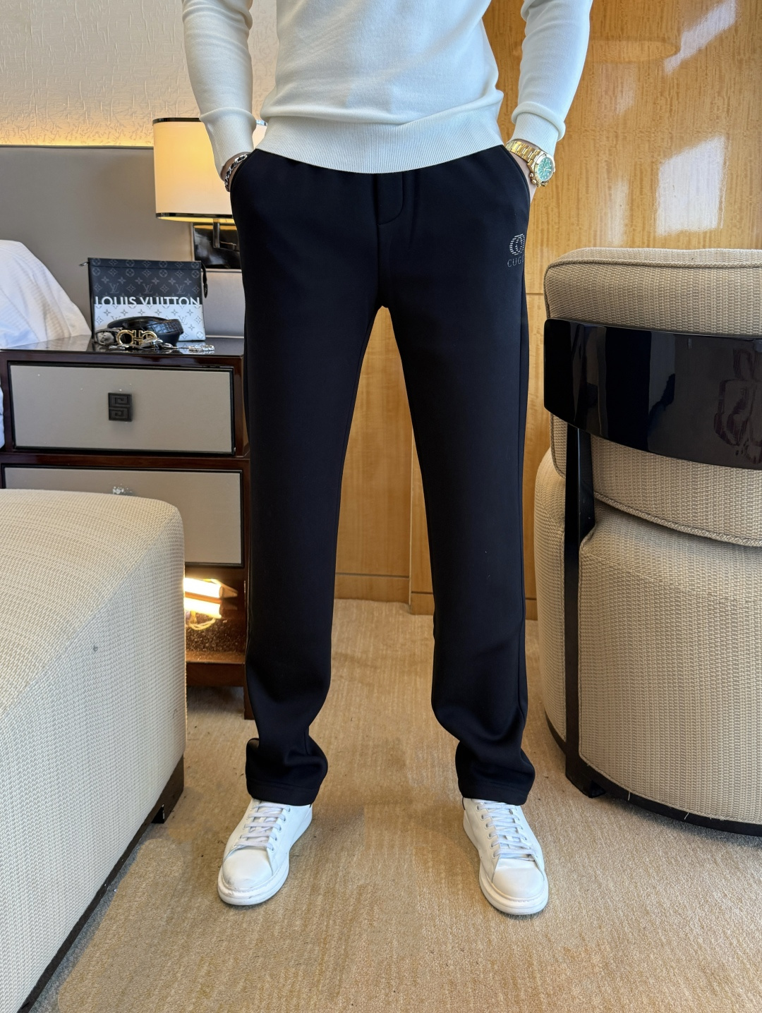 NO:657362,Gucci - 2025ss autumn and winter counters simultaneously popular thickened and velvet casual pants. This season's must-have versatile style, the upper body is extremely outstanding, super versatile style, 1:1 replica of the original version, complete with three standards!  The counter is designed with the latest fashion elements, imported custom-woven high-quality European cotton fabrics, with super good styles, a must-have for casual fashion!  Highly recommended, size 28-39, alexander wang19860909古奇 - 2025ss秋冬专柜同步爆款加厚加绒休闲裤,本季必入百搭款式,上身极为出挑,超级百搭款 ,原版1:1复刻,三标齐全！专柜最新时尚元素设计,进口定织高品质欧棉面料,版型超好,休闲时尚必备！强烈推荐款 尺码 28-39,,alexander wang,Men's clothing