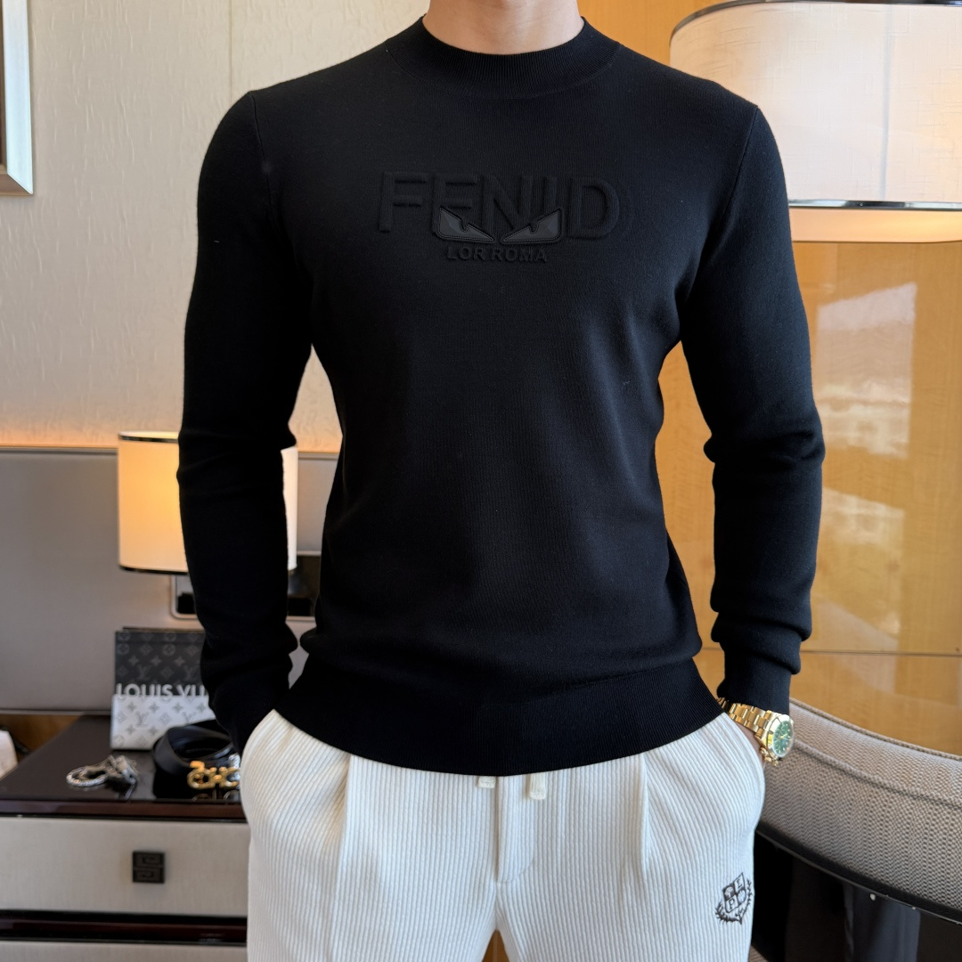 NO:657425,Fendi - 2025ss Autumn and Winter counter hot-selling woolen sweater, casual and fashionable outer wear, a must-have for inner wear, custom-made imported worsted wool fabric, the fabric has a delicate feel, close to the body and is comfortable without digging into the flesh, and the upper body has a good shape. It is warm to wear, and the counter logo design is very unique. The original quality and craftsmanship are definitely the highest version on the market. The top original version is awesome to wear. It is soft and crisp, not easy to deform. The seams and seams are very rigorous and elegant. Absolutely the first-line OEM requirements!  Don’t miss it, male gods!  Size M-3XL,,fendi,alexander wang19860909芬迪- 2025ss秋冬专柜大爆款羊毛衫,休闲时尚外穿 内搭必备款,定制进口精纺绵羊毛面料,面料手感细腻,贴身舒适不扎肉,上身版型好 穿着保暖,专柜标志设计非常独特,原版品质与工艺 绝对市场最高版本 顶级原版穿着超赞 柔顺挺括,不易变形.锁边缝盘都非常严谨考究 绝对一线代工要求！男神们别错过！ 尺码 M-3XL,,fendi,alexander wang,Men's clothing