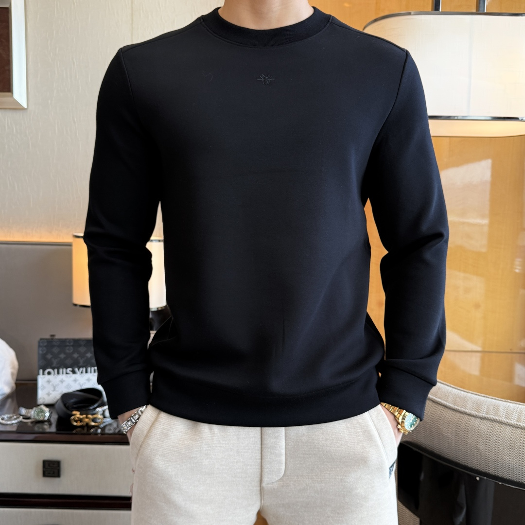 NO:662603,Dior - 2025ss autumn hot new style, the highest version of fashionable pullover cashmere and velvet sweatshirt, a classic that must be released every year. Favored and respected by major stars, it selects high-end European cotton blended fabrics, is made with heavy craftsmanship, original hardware accessories logo design, soft and smooth, and dense texture!  Stylish upper body!  One of the impeccable must-have styles for autumn!  M-3XL maximum weight!  ,,dior,hoodie,sweatshirts, 19860909迪奥 - 2025ss秋季大爆新款,最高版本时尚套头羊绒加绒卫衣、每年必出的经典之作.受各大明星的青睐推崇,精选高端欧棉混纺面料,重工艺制作,原版五金辅料logo设计,柔软顺滑,质地密实！上身时尚有型！秋季无可挑剔必选款式之一！M-3XL 最大穿斤！,,dior,hoodie,sweatshirts, ,Men's clothing