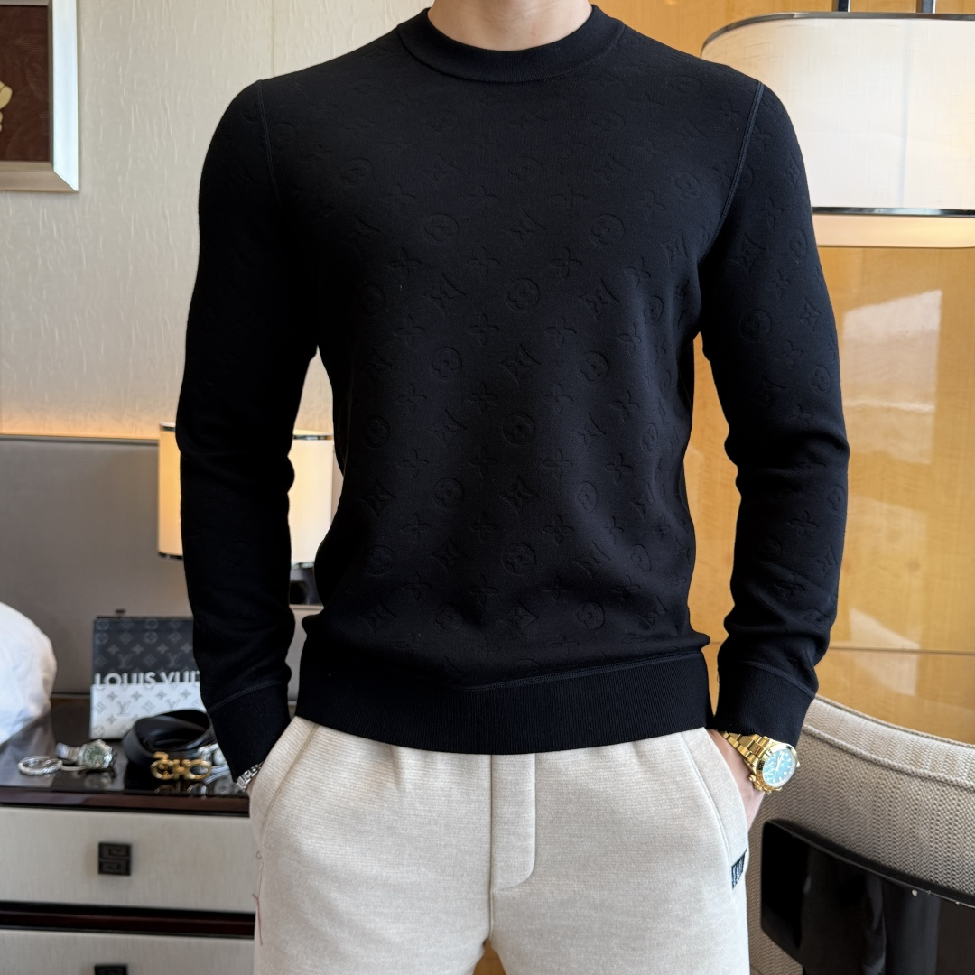 NO:662597,LV - 2025ss autumn hot new style, the highest version of fashionable pullover cashmere and velvet sweatshirt, a classic that must be released every year. Favored and respected by major stars, it uses high-end European cotton blended fabrics, heavy craftsmanship, original hardware accessories logo design, soft and smooth, and dense texture!  Stylish upper body!  One of the impeccable must-have styles for autumn!  M-3XL maximum weight!  ,,louis vuitton,hoodie,sweatshirts, 19860909LV - 2025ss秋季大爆新款,最高版本时尚套头羊绒加绒卫衣、每年必出的经典之作.受各大明星的青睐推崇,精选高端欧棉混纺面料,重工艺制作,原版五金辅料logo设计,柔软顺滑,质地密实！上身时尚有型！秋季无可挑剔必选款式之一！M-3XL 最大穿斤！,,louis vuitton,hoodie,sweatshirts, ,Men's clothing