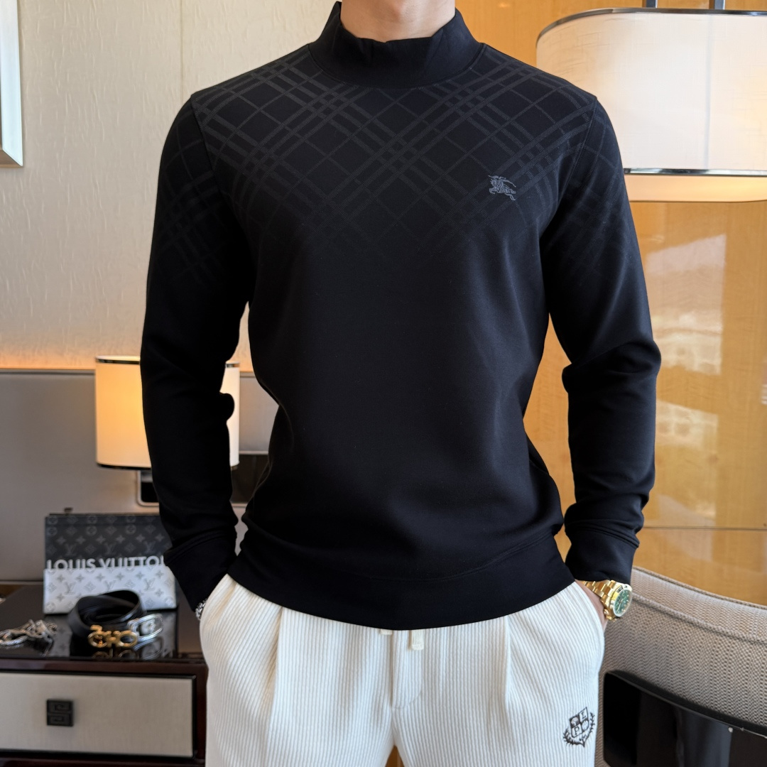 NO:662586,Burberry - 2025ss autumn hot new style, the highest version of fashionable pullover cashmere and velvet sweatshirt, a must-have classic every year. Favored and respected by major stars, it is made of high-end European cotton blended fabrics, made with heavy craftsmanship, original hardware accessories logo design, soft and smooth, and dense texture!  Stylish upper body!  One of the impeccable must-have styles for autumn!  M-3XL maximum weight!  ,,burberry,hoodie,sweatshirts, 19860909巴宝莉 - 2025ss秋季大爆新款,最高版本时尚套头羊绒加绒卫衣、每年必出的经典之作.受各大明星的青睐推崇,精选高端欧棉混纺面料,重工艺制作,原版五金辅料logo设计,柔软顺滑,质地密实！上身时尚有型！秋季无可挑剔必选款式之一！M-3XL 最大穿斤！,,burberry,hoodie,sweatshirts, ,Men's clothing